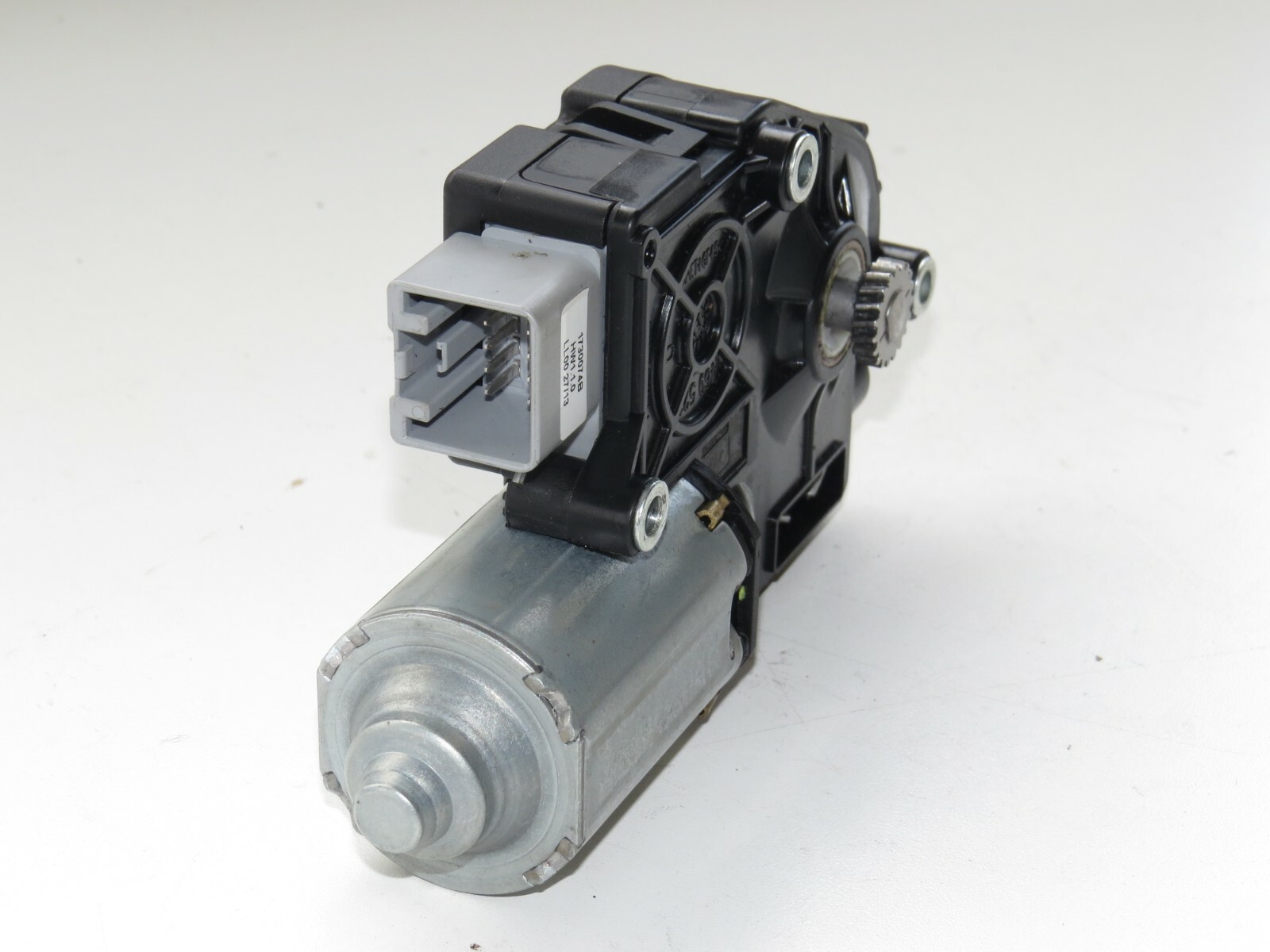 Volvo S60 V60 2014-2018 OEM Sunroof Motor - Image 4
