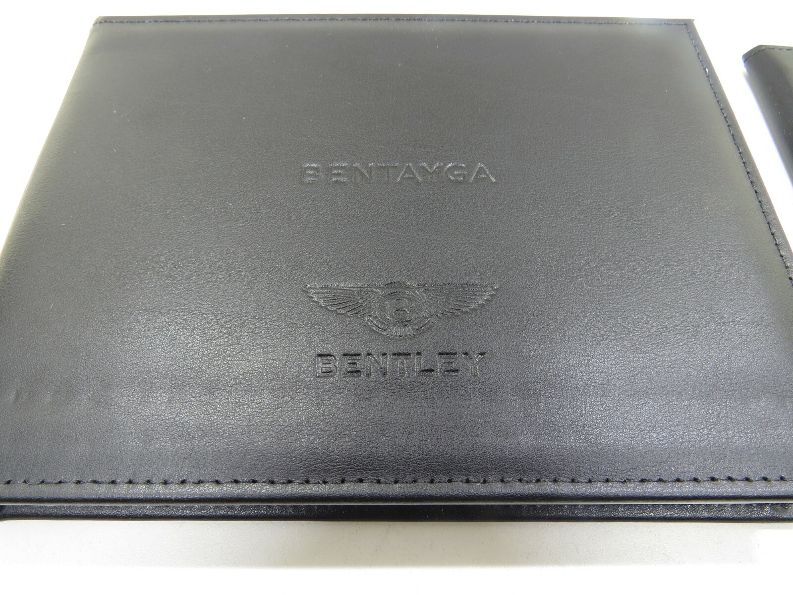 Bentley Bentayga 2017-2023 OEM Manuel du Proprietaire in FRENCH / Owner's Manual - Image 3
