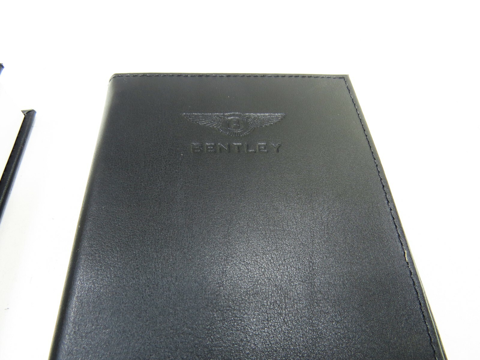 Bentley Bentayga 2017-2023 OEM Manuel du Proprietaire in FRENCH / Owner's Manual - Image 4