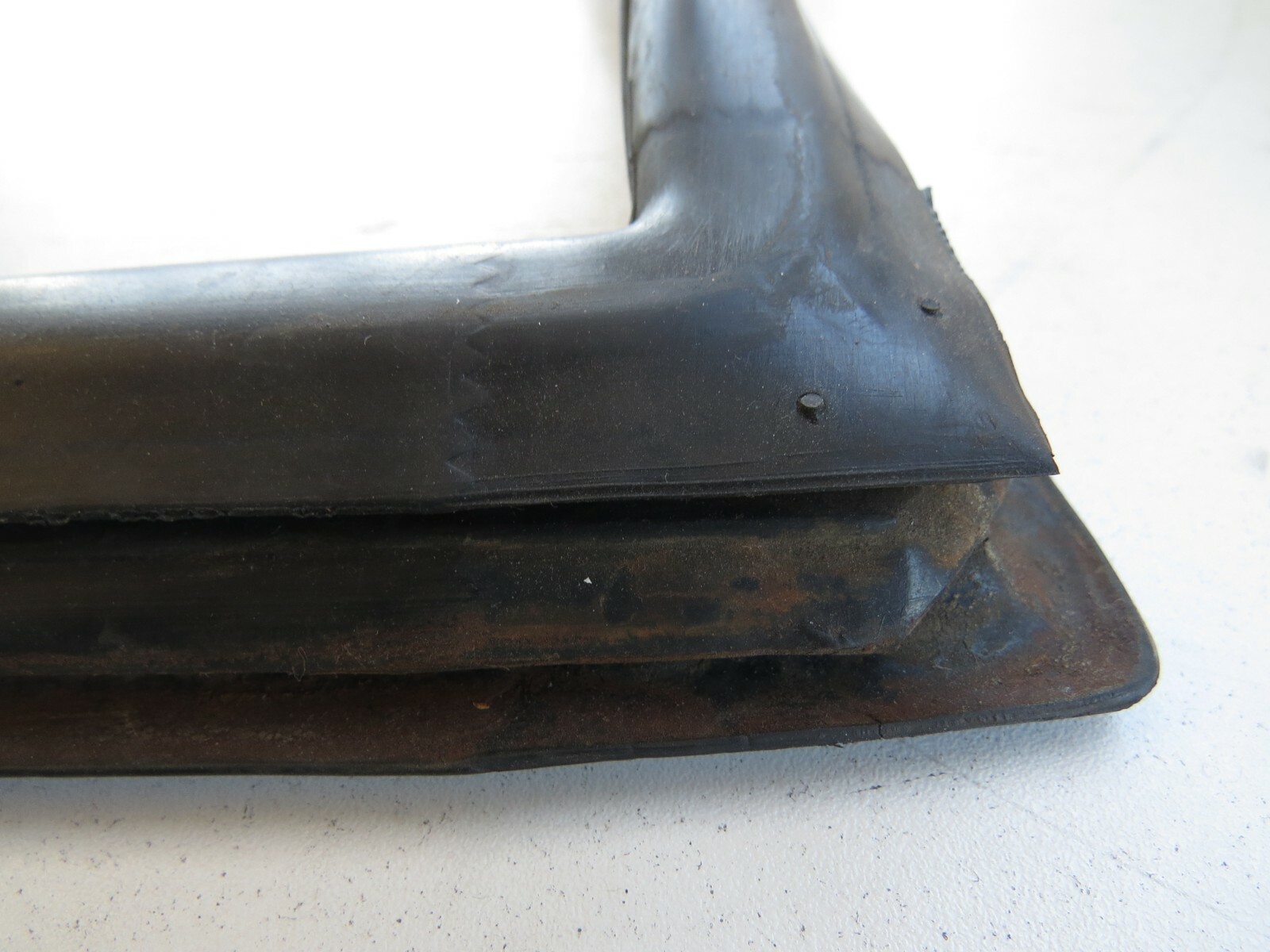 Bentley Rolls Royce 1981-1997 OEM Glass Seal Rear – Image 11
