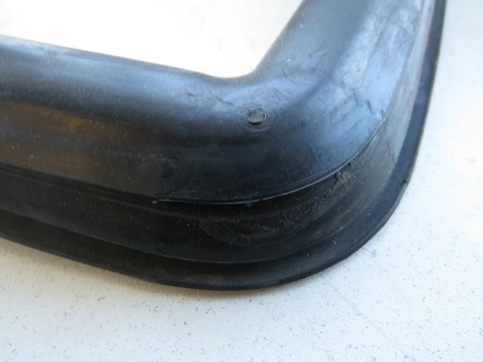 Bentley Rolls Royce 1981-1997 OEM Glass Seal Rear – Image 12