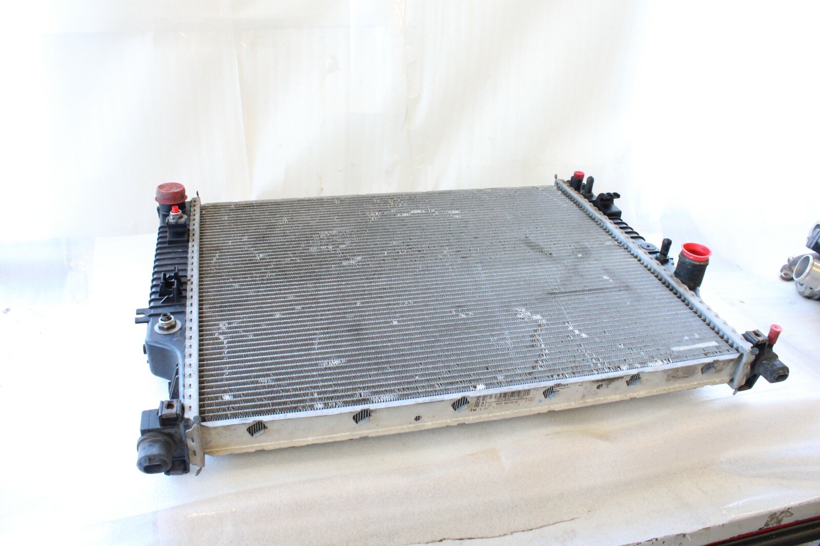 Mercedes GL450 ML320 ML350 ML500 R350 2007 2008 2009 2010 2011 2012 OEM Radiator - Image 4