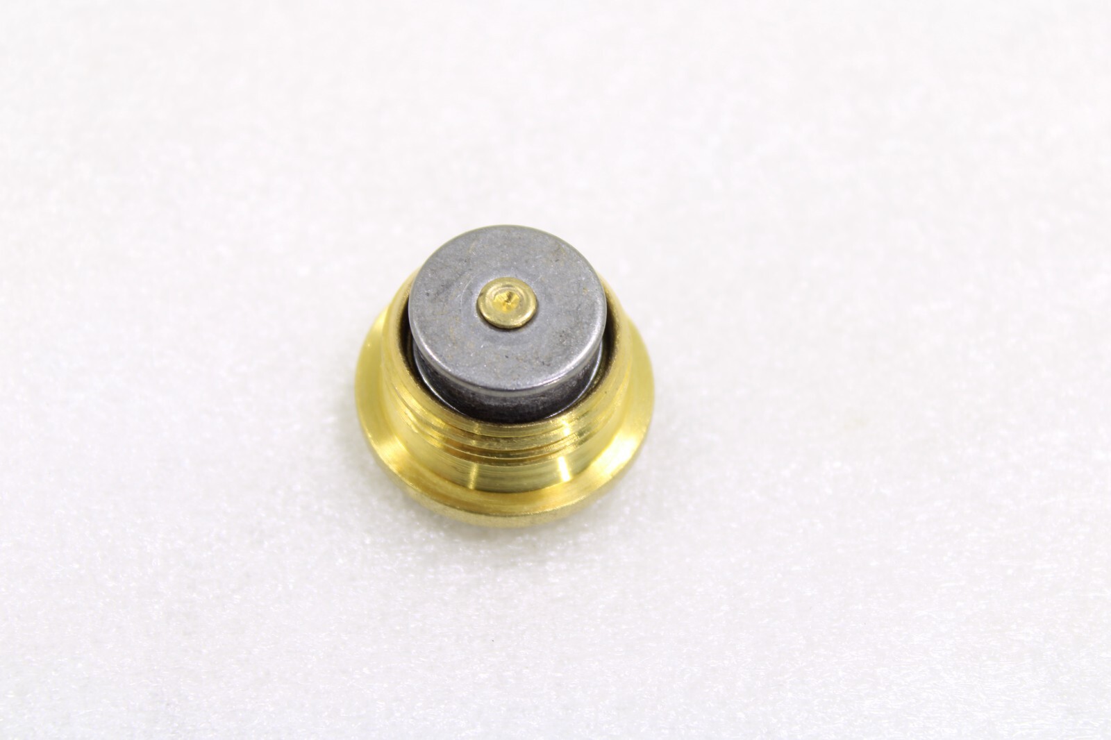 Aston Martin DB9 DBS V12 OEM New Differential Magnetic Drain Plug M22 x 1.5 – Image 3