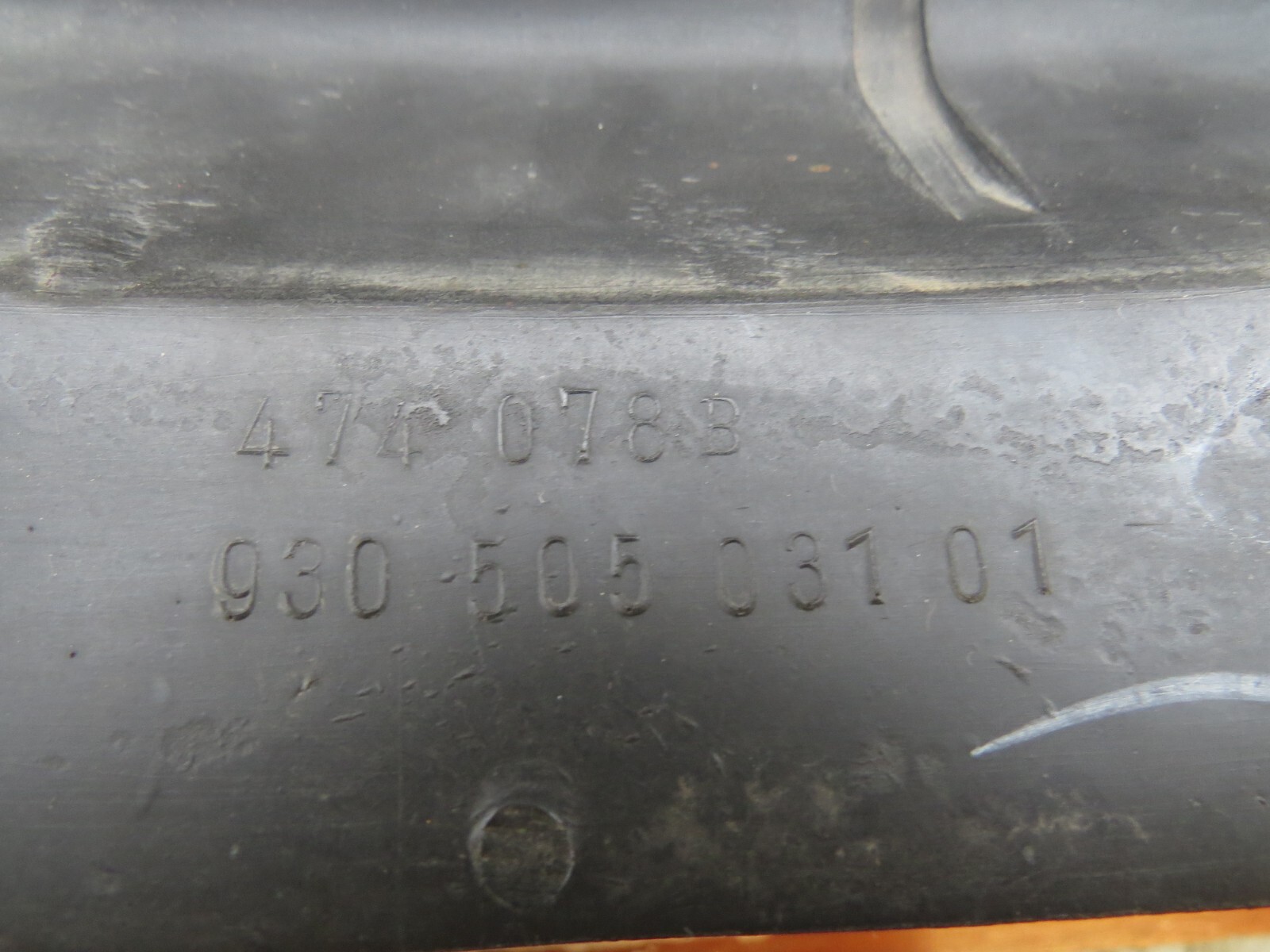 Porsche 911 1984-1989 OEM Bumper Guard Bumper Buffer Overrider Bumper Rear Left - Image 6