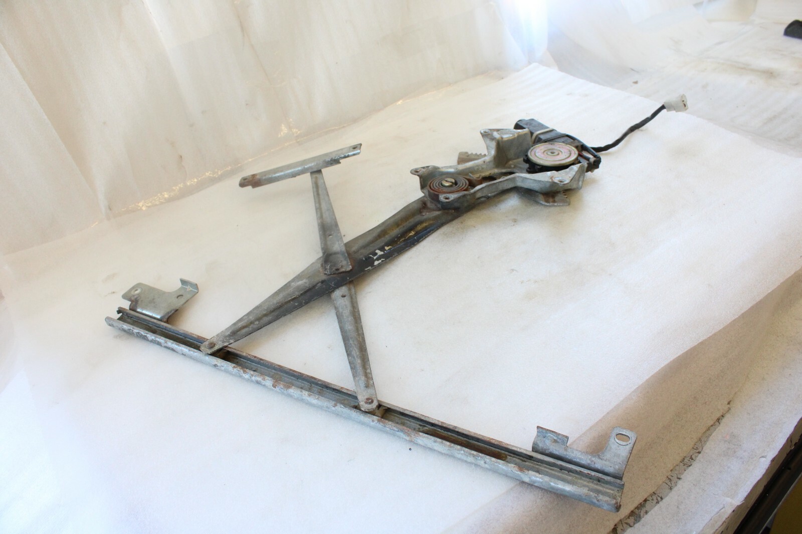 Mitsubishi Eclipse 1995 1996 1997 1998 1999 OEM Window Regulator w/Motor - Image 3