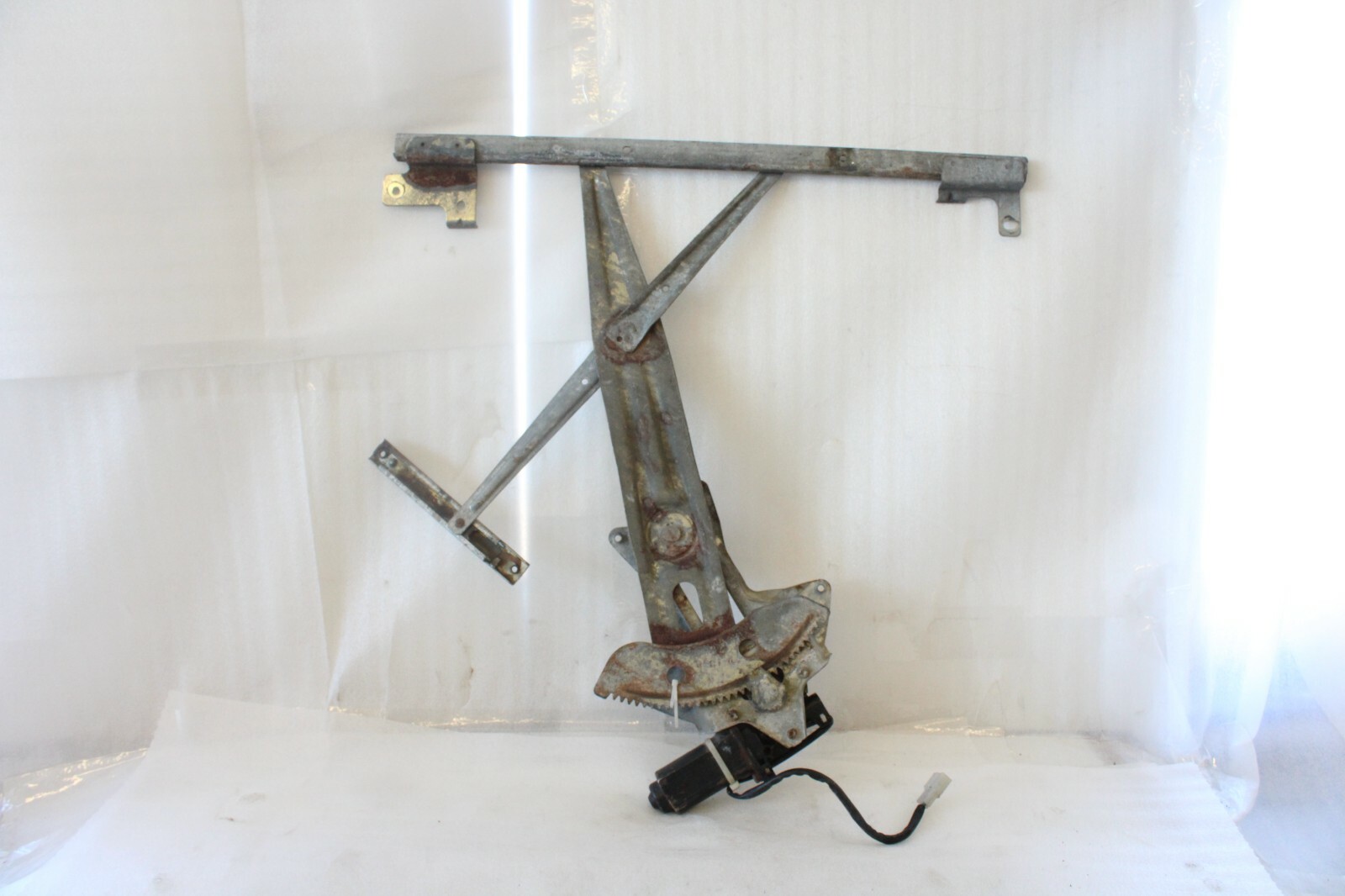 Mitsubishi Eclipse 1995 1996 1997 1998 1999 OEM Window Regulator w/Motor - Image 4