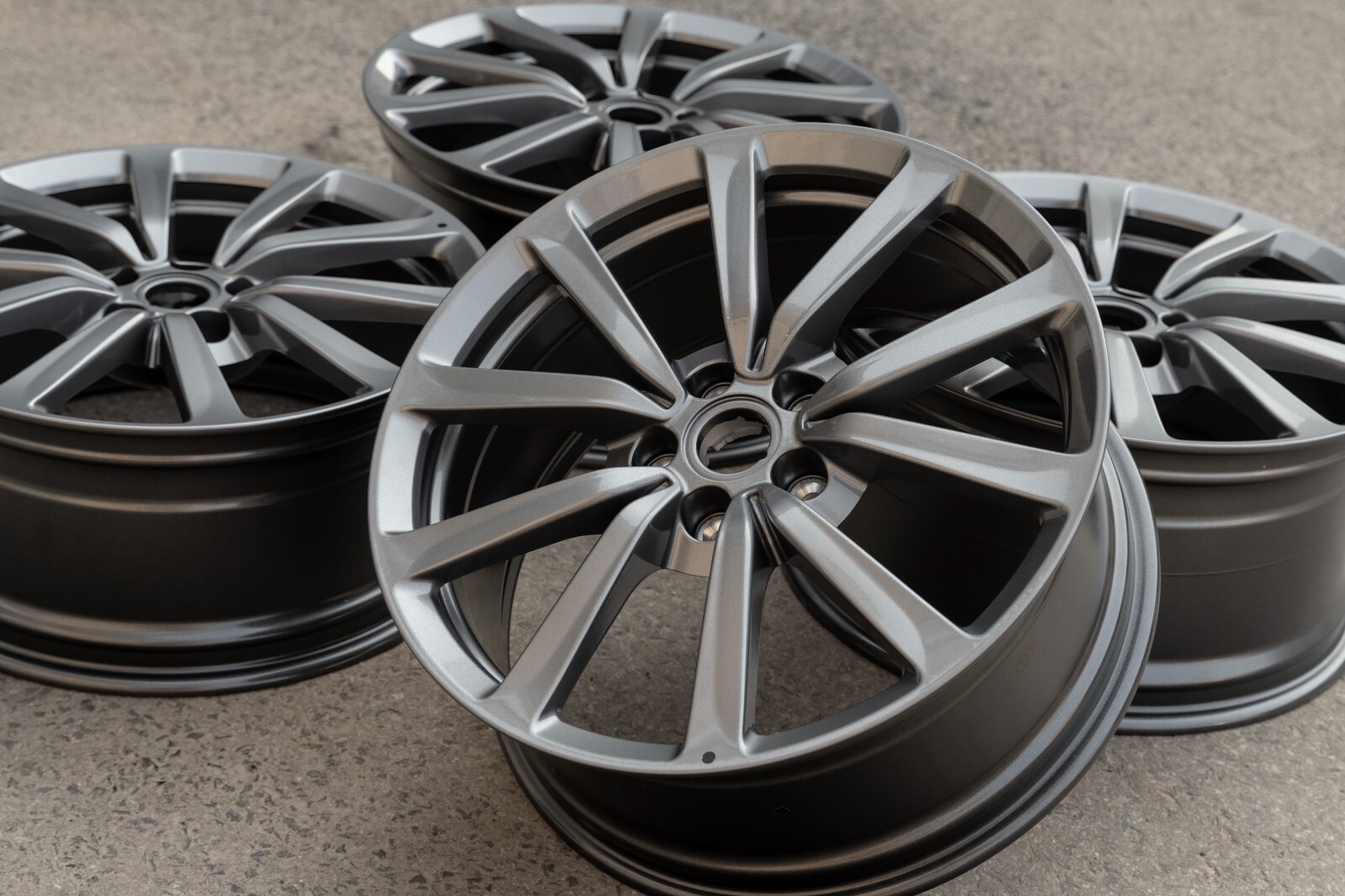 Aston Martin DB9 Vantage S 19" inch rim OEM Genuine Original Lightning Wheel Set – Image 9