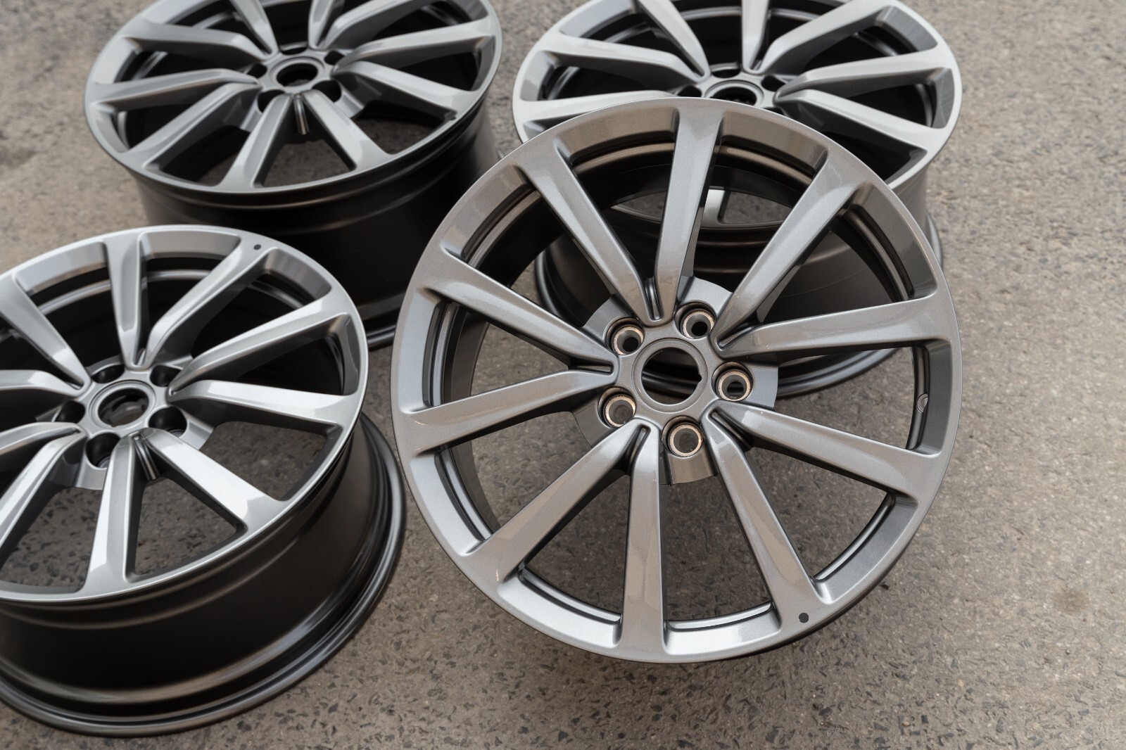 Aston Martin DB9 Vantage S 19" inch rim OEM Genuine Original Lightning Wheel Set – Image 10
