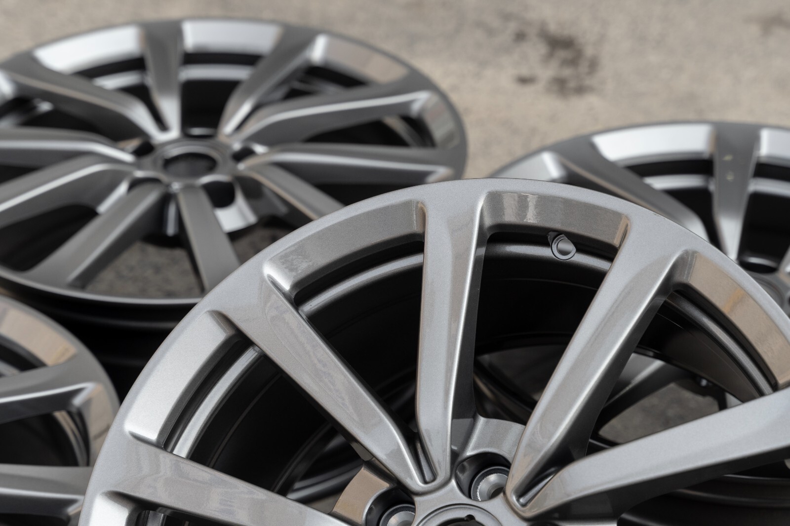 Aston Martin DB9 Vantage S 19" inch rim OEM Genuine Original Lightning Wheel Set – Image 15