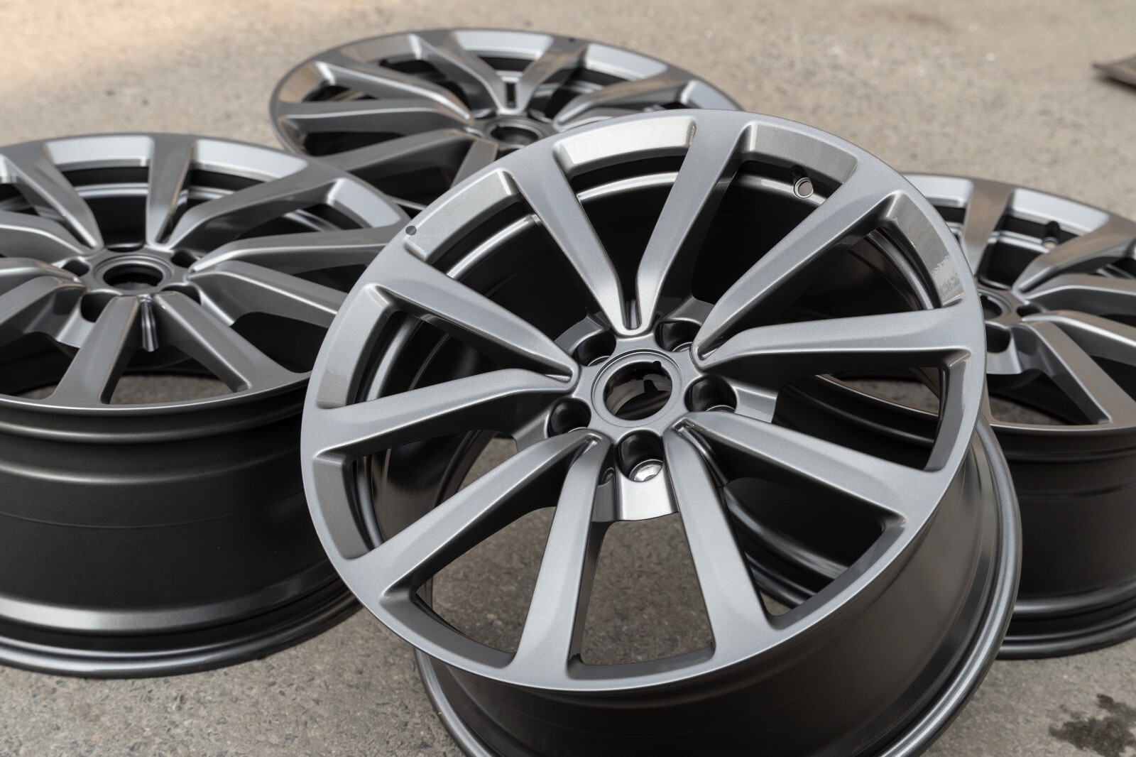 Aston Martin DB9 Vantage S 19" inch rim OEM Genuine Original Lightning Wheel Set – Image 18