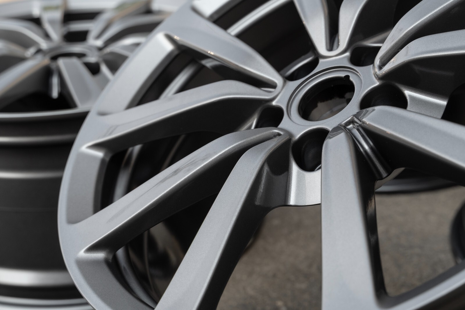 Aston Martin DB9 Vantage S 19" inch rim OEM Genuine Original Lightning Wheel Set – Image 21