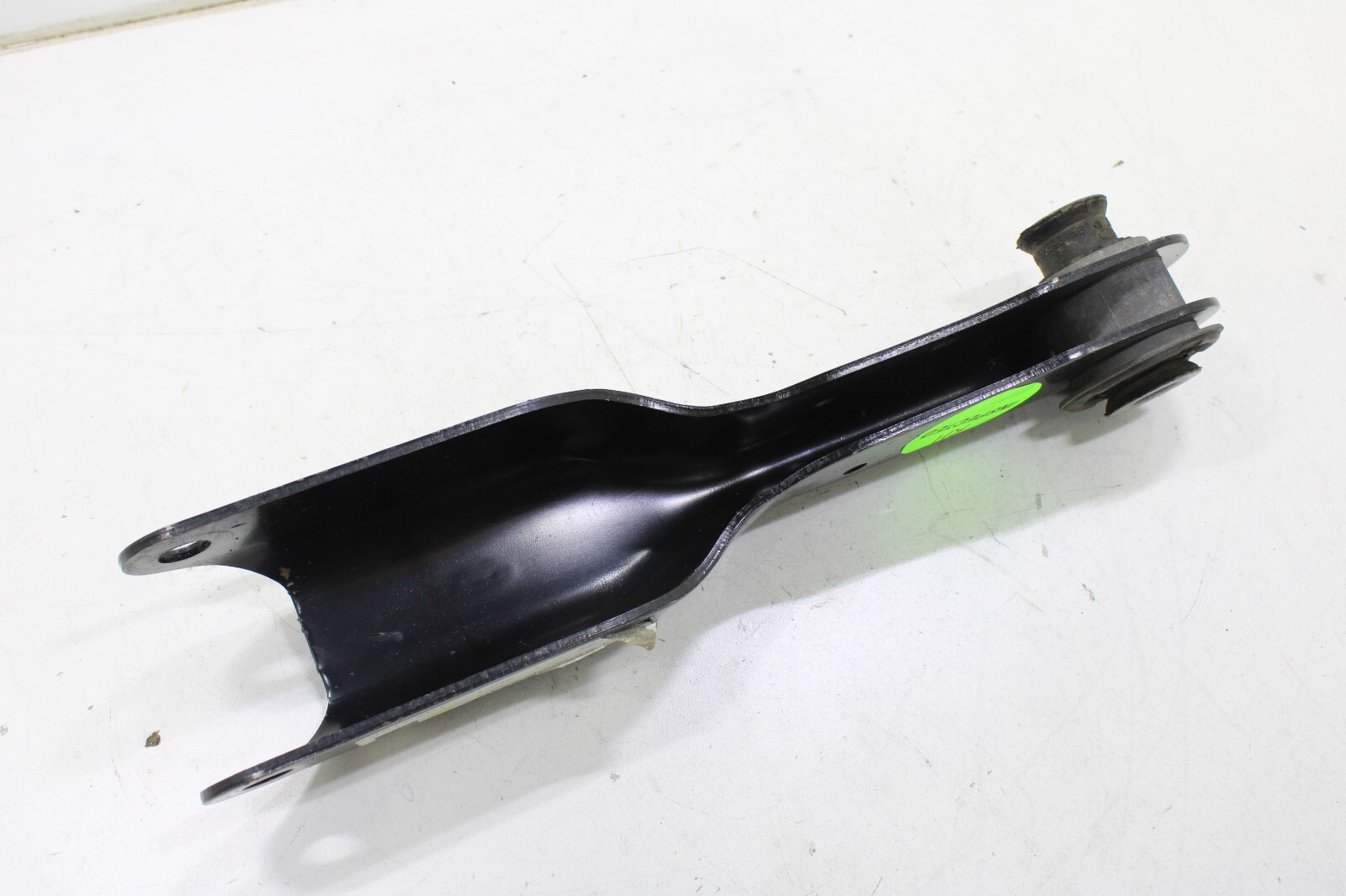 Land Rover Range Rover 2019-2023 OEM Control Arm Rear Lower Right – Image 5