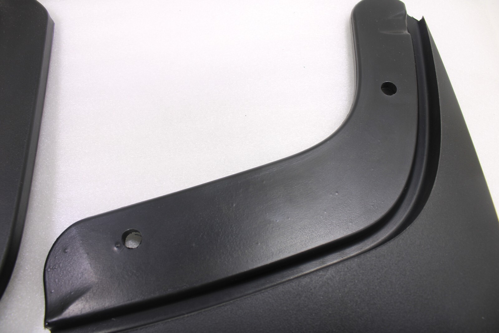 Aston Martin DBX OEM New Splash Guards Mud Flaps Set Black Front & Rear – Image 13