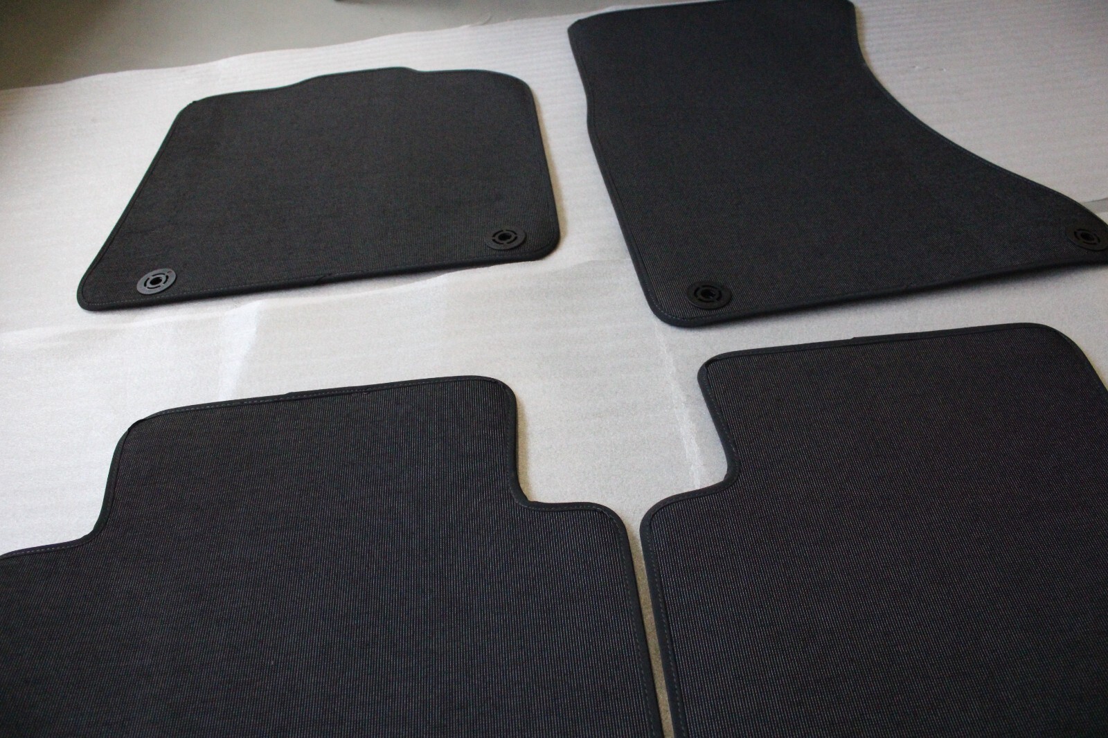 Porsche Macan 2020 OEM Carpet Floor Mats Set of 4 Black – Image 8