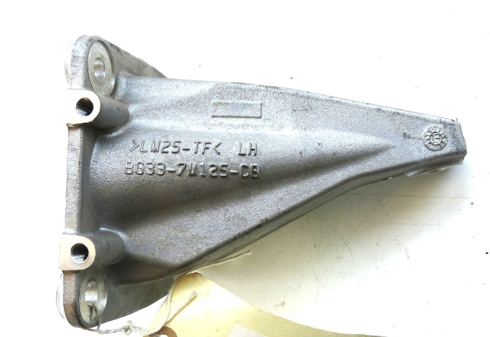Aston Martin V8 Vantage 2006-2016 OEM NEW Engine Mount Bracket Rear LH – Image 3