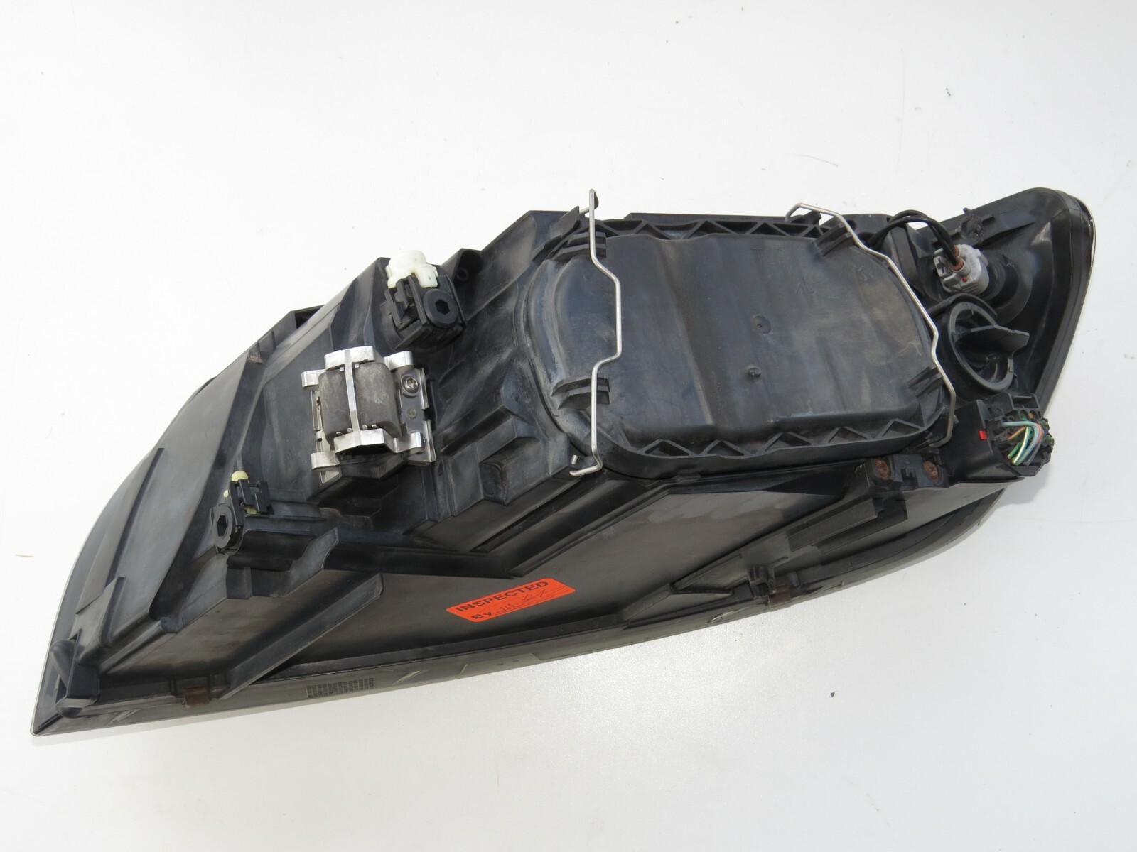 Volvo S40 V50 2004-2007 OEM Headlight Halogen Front Right (Passenger Side) - Image 4