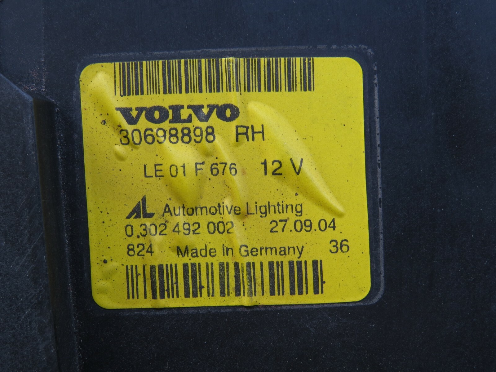 Volvo S40 V50 2004-2007 OEM Headlight Halogen Front Right (Passenger Side) - Image 7