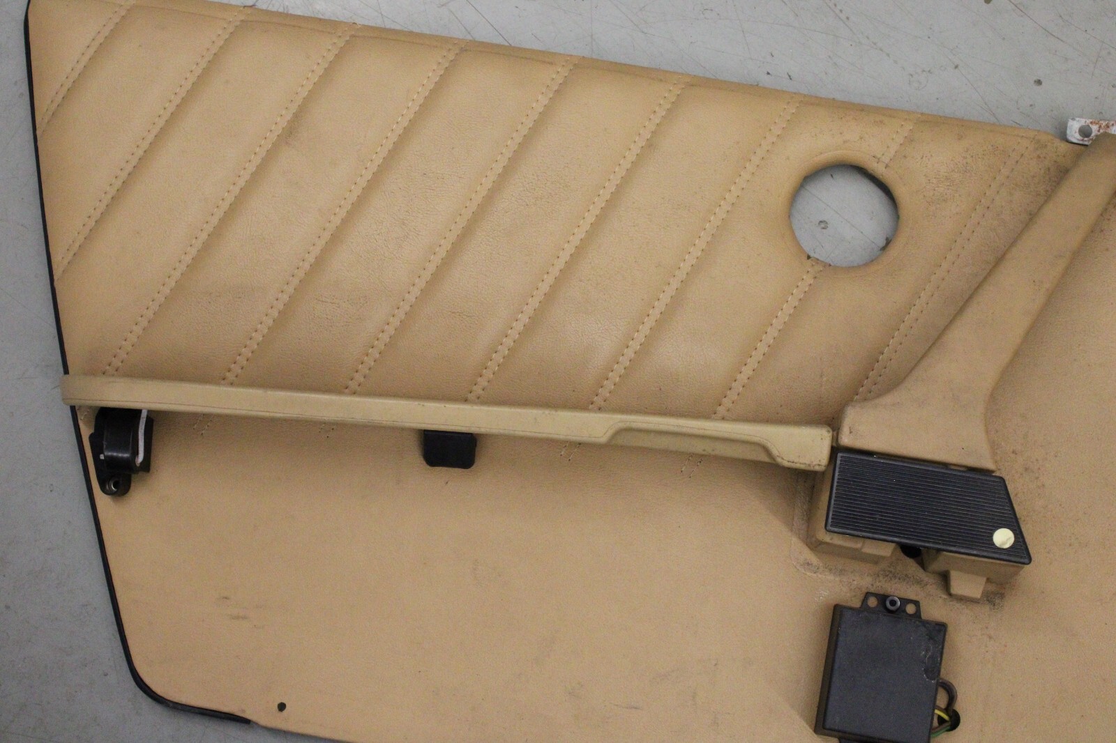 Porsche 911 964 1990 1991 1992 1993 1994 OEM Leather Front Left Door Panel – Image 10