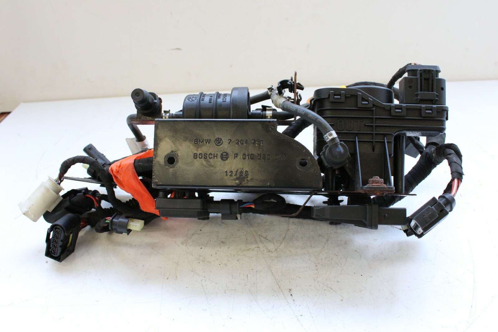 BMW 335d X5 2009-2013 OEM Diesel Exhaust Fluid Tank Transfer Pump w/Bracket - Image 4