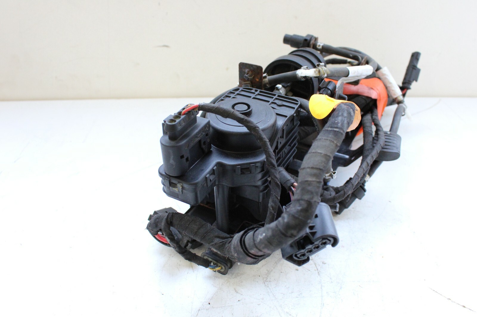 BMW 335d X5 2009-2013 OEM Diesel Exhaust Fluid Tank Transfer Pump w/Bracket - Image 8