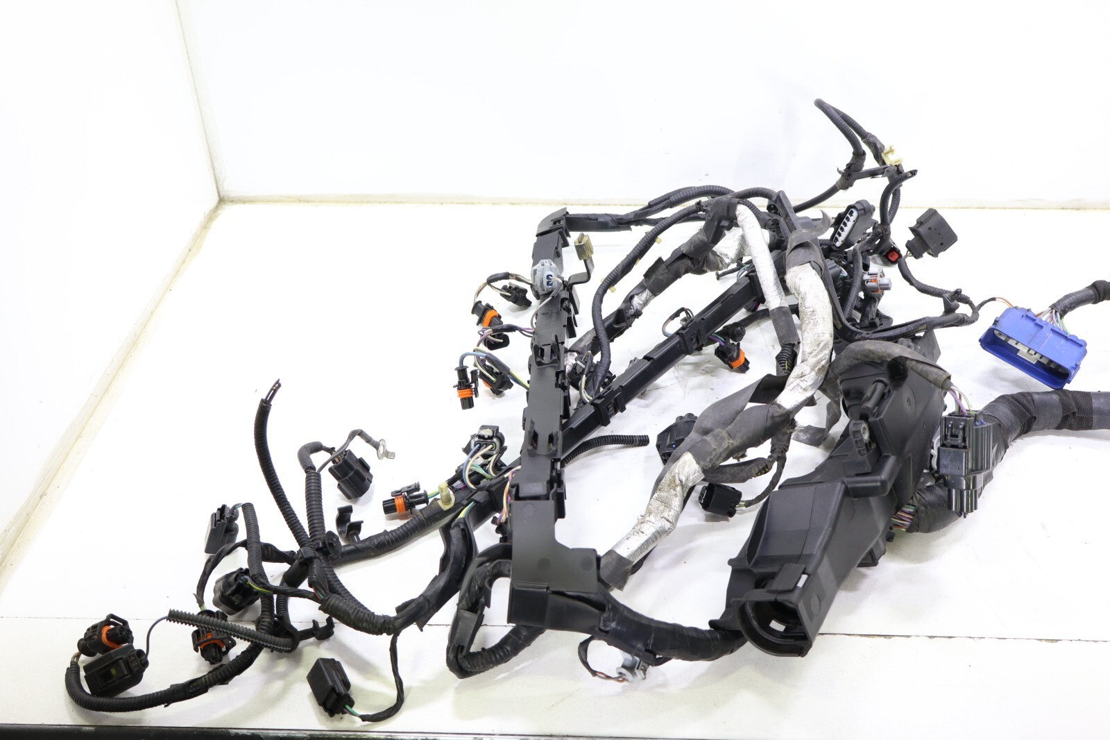 Land Rover LR4 Range Rover Sport 5.0L V8 2010-2013 OEM Engine Wiring Harness - Image 11