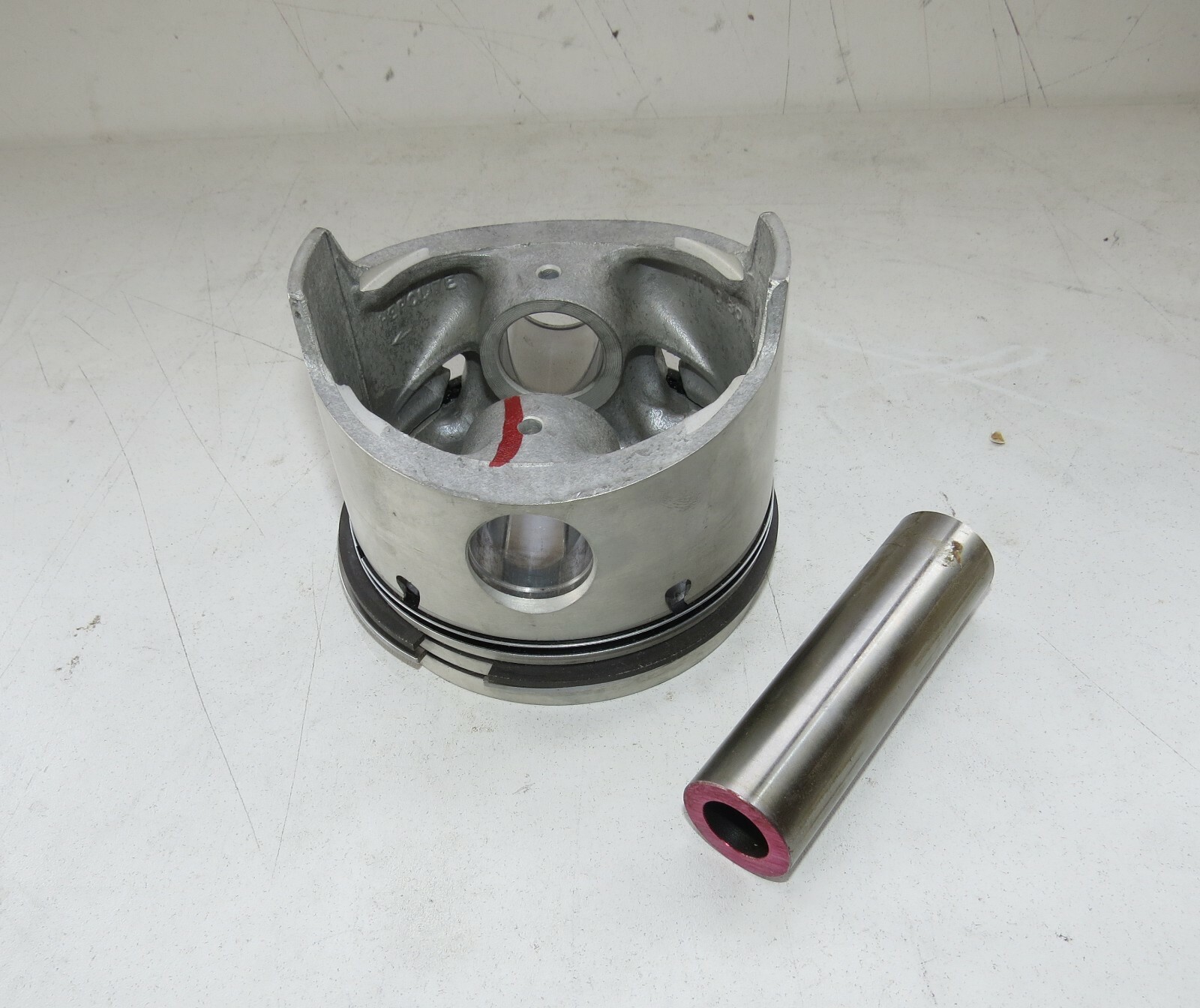 Bentley Rolls-Royce 1974-1978 1979 1980 1981 OEM Piston (Ratio 7.3:1) B Bank - Image 2