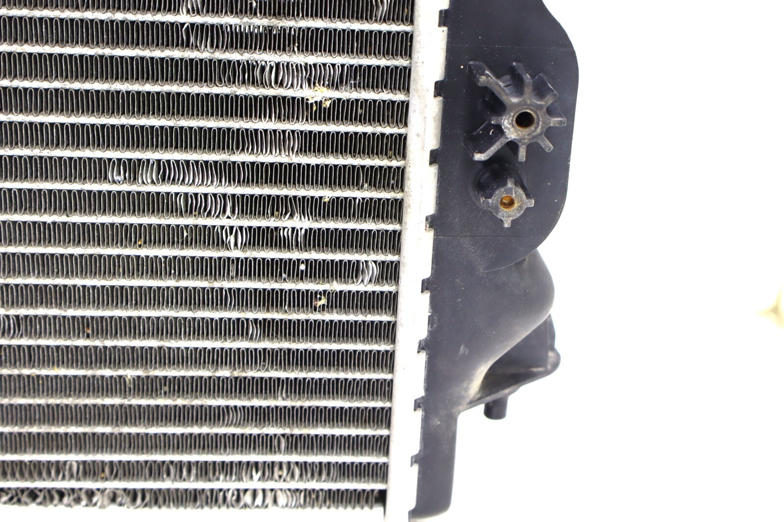 Audi A4 A6 2002-2009 OEM Engine Cooling Radiator - Image 4