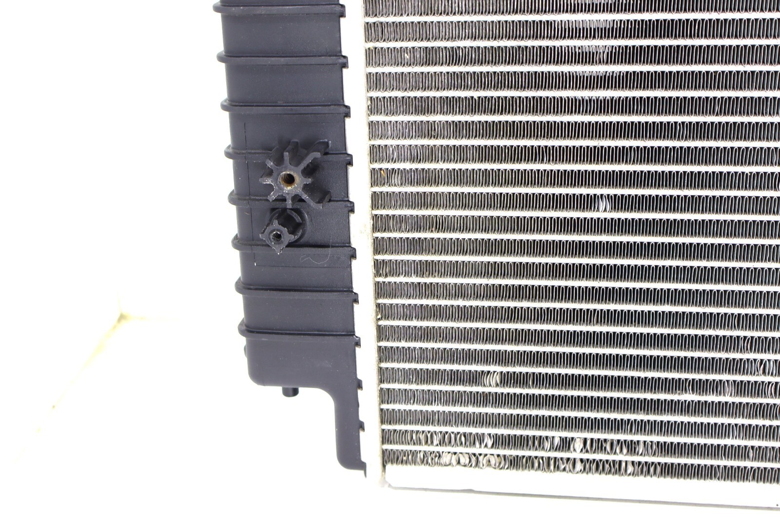 Audi A4 A6 2002-2009 OEM Engine Cooling Radiator - Image 5
