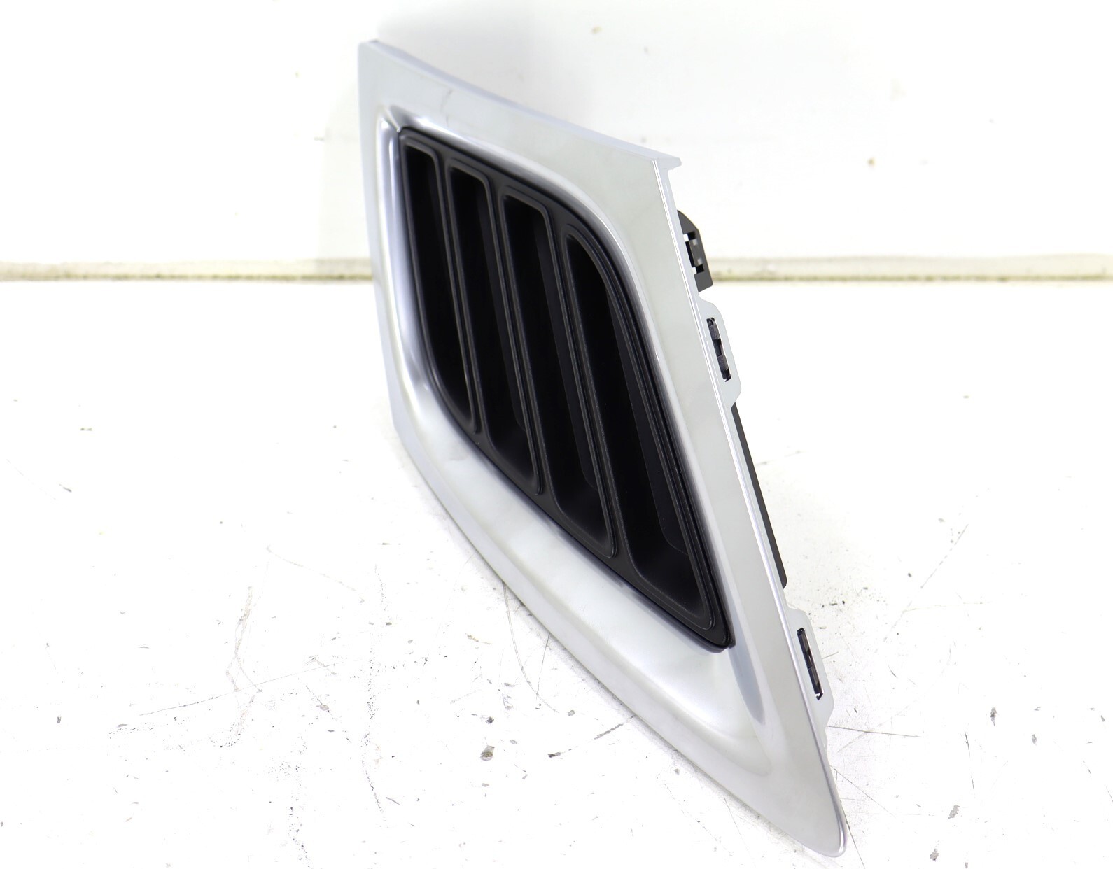 Saab 9-3 9-3X 2008-2011 OEM NEW Bumper Grille Front Left (Driver Side) - Image 2