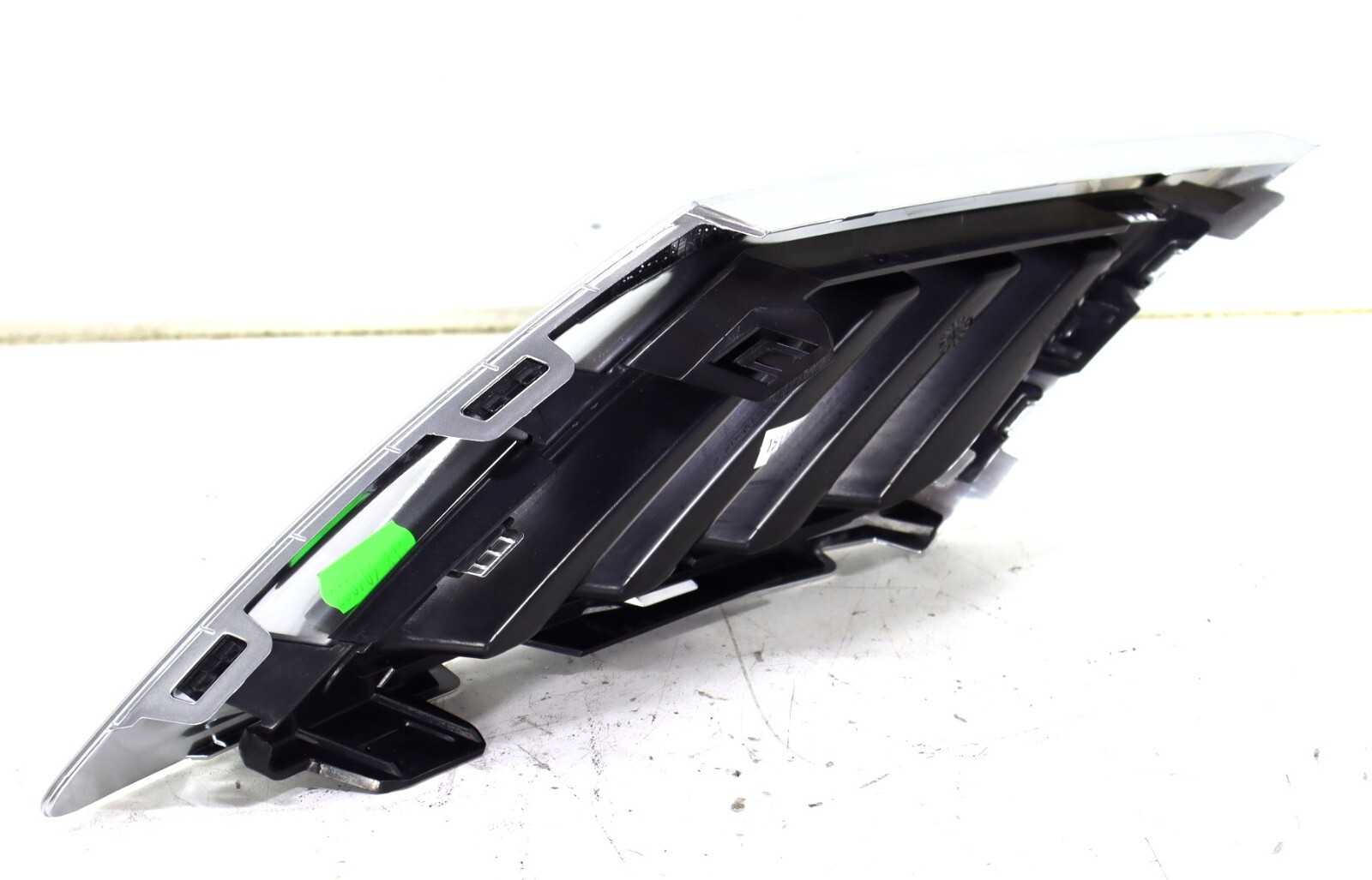 Saab 9-3 9-3X 2008-2011 OEM NEW Bumper Grille Front Left (Driver Side) - Image 4