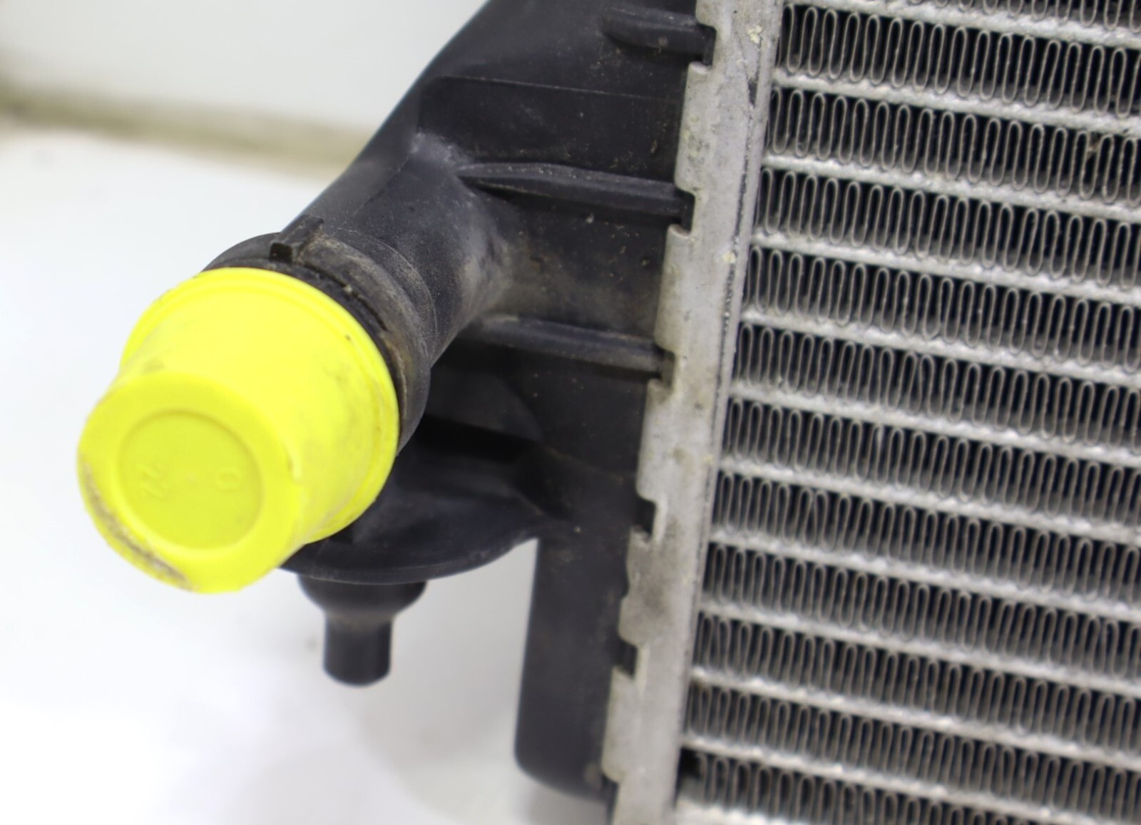 Audi A4 A6 2002-2009 OEM Engine Cooling Radiator - Image 10
