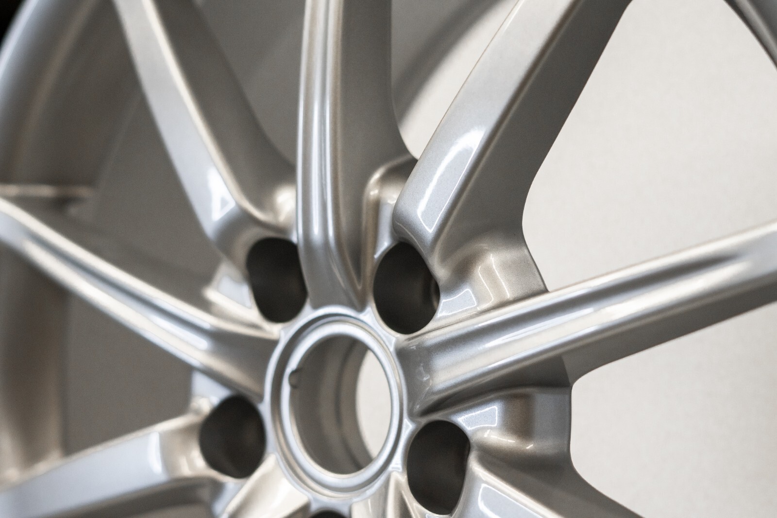Aston Martin V8 Vantage 18" inch rear rim OEM 2007 2008 2009 2010 2011 Mag Wheel – Image 6