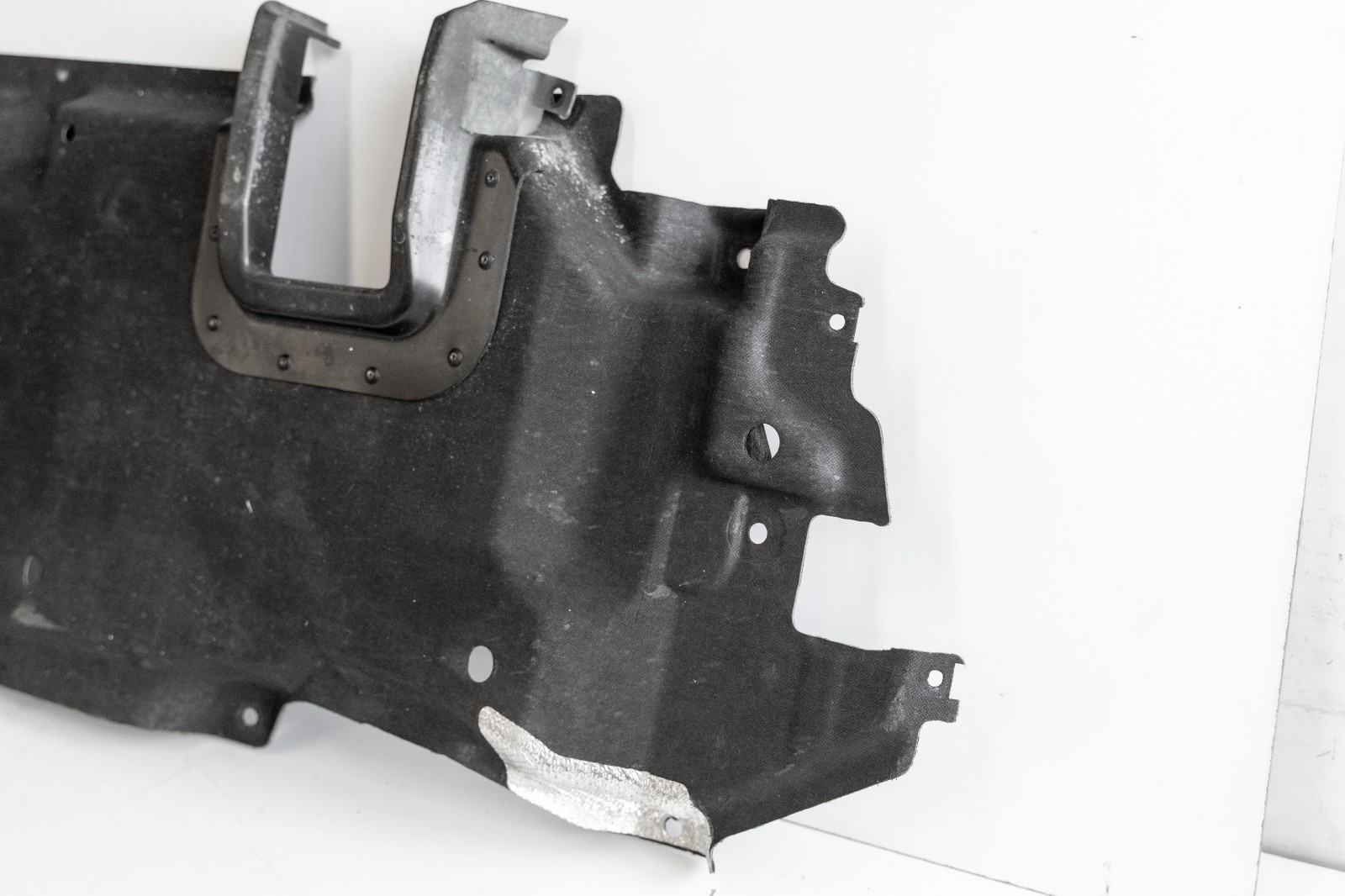 Audi Q7 Q8 Bentley Bentayga Underbody Lining with Deployable steps OEM RIGHT – Image 4