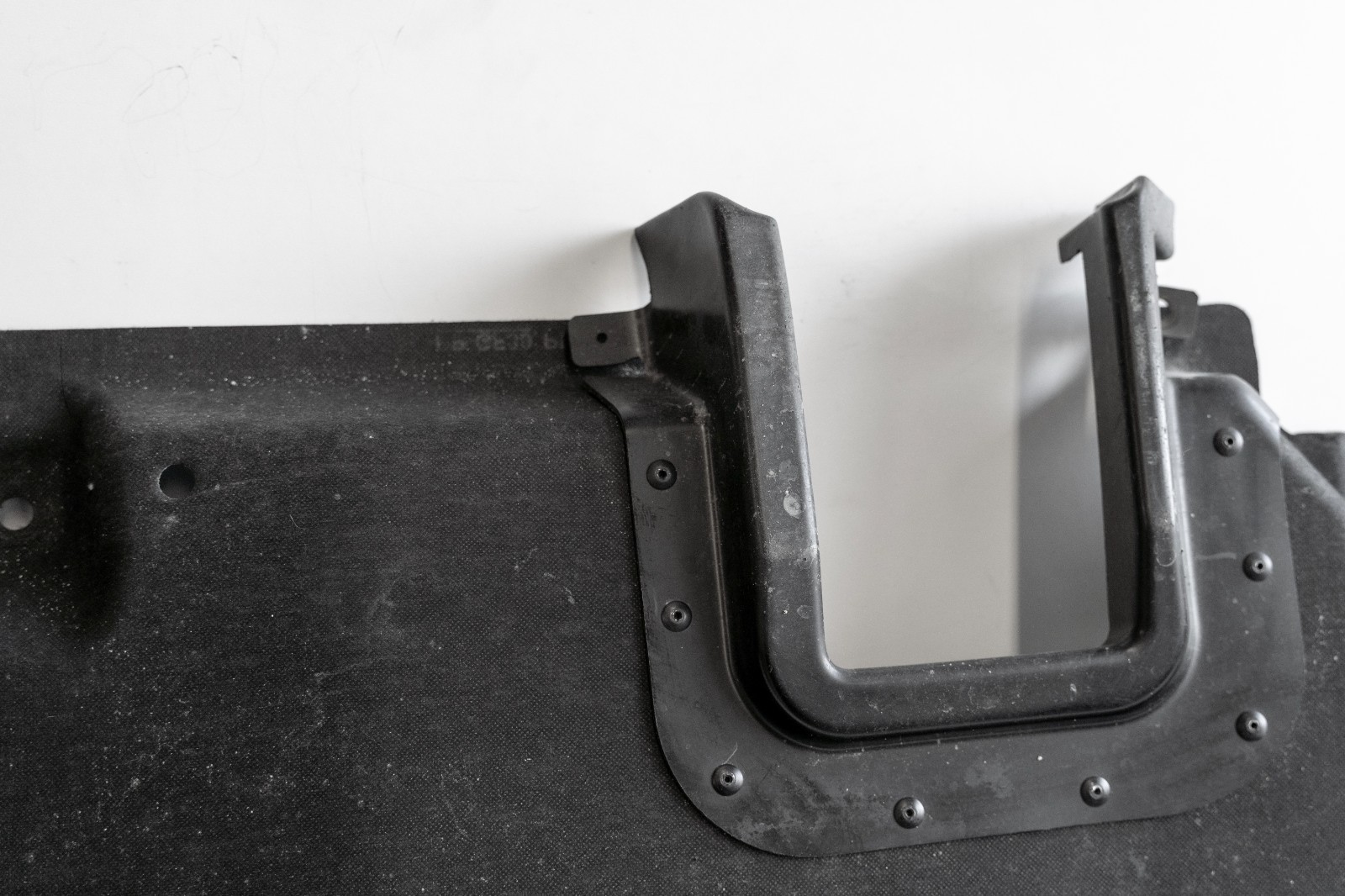 Audi Q7 Q8 Bentley Bentayga Underbody Lining with Deployable steps OEM RIGHT – Image 6