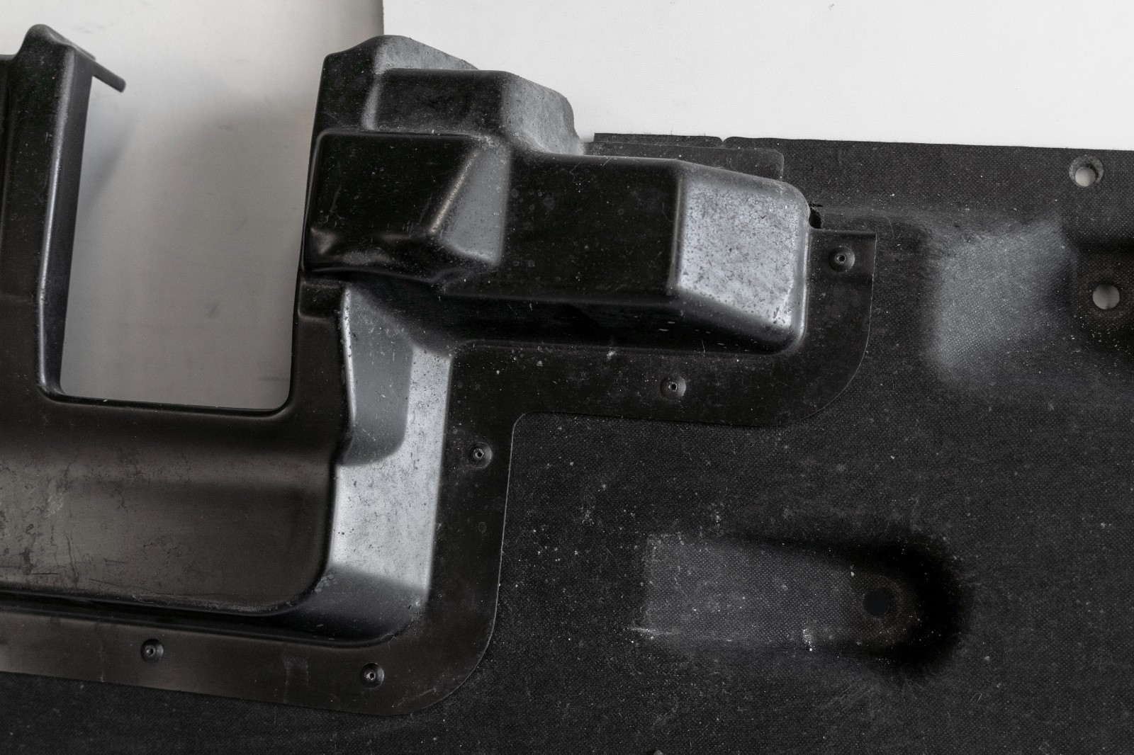 Audi Q7 Q8 Bentley Bentayga Underbody Lining with Deployable steps OEM RIGHT – Image 7