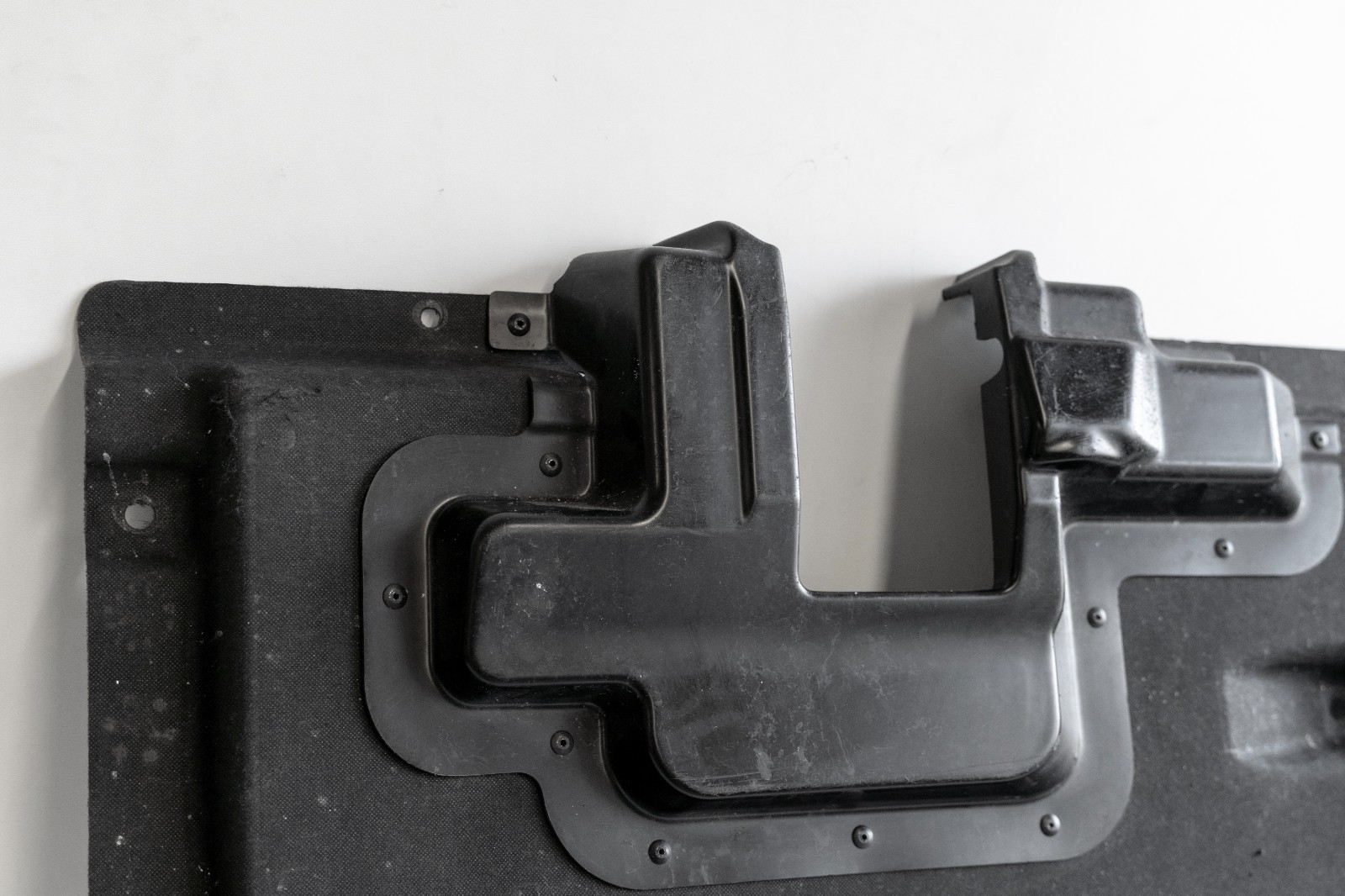 Audi Q7 Q8 Bentley Bentayga Underbody Lining with Deployable steps OEM RIGHT – Image 8