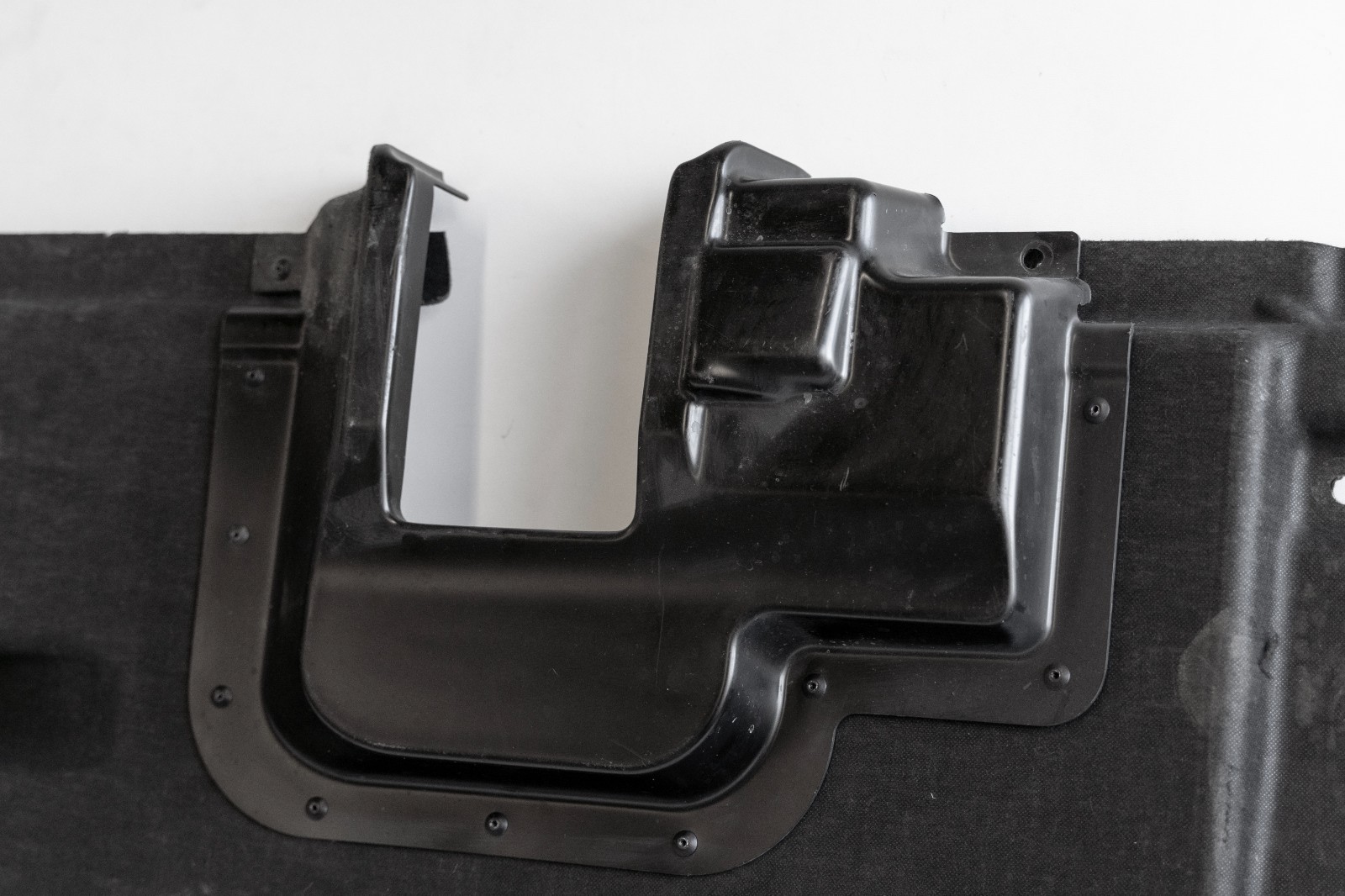 Audi Q7 Q8 Bentley Bentayga Underbody Lining with Deployable steps OEM RIGHT – Image 18