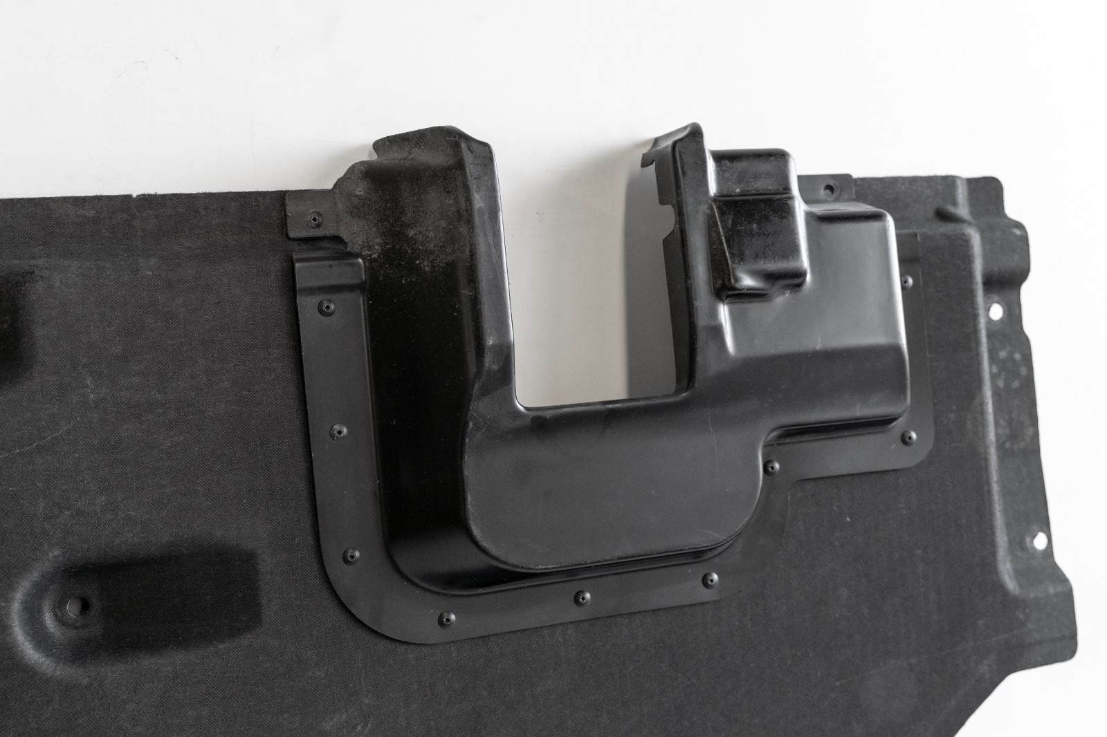 Audi Q7 Q8 Bentley Bentayga Underbody Lining with Deployable steps OEM RIGHT – Image 19