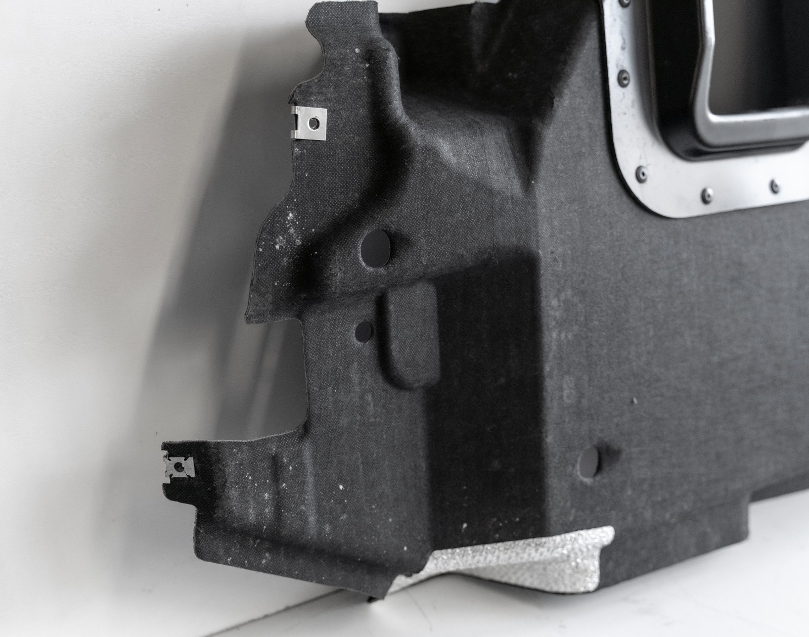 Audi Q7 Q8 Bentley Bentayga Underbody Lining with Deployable steps OEM RIGHT – Image 22