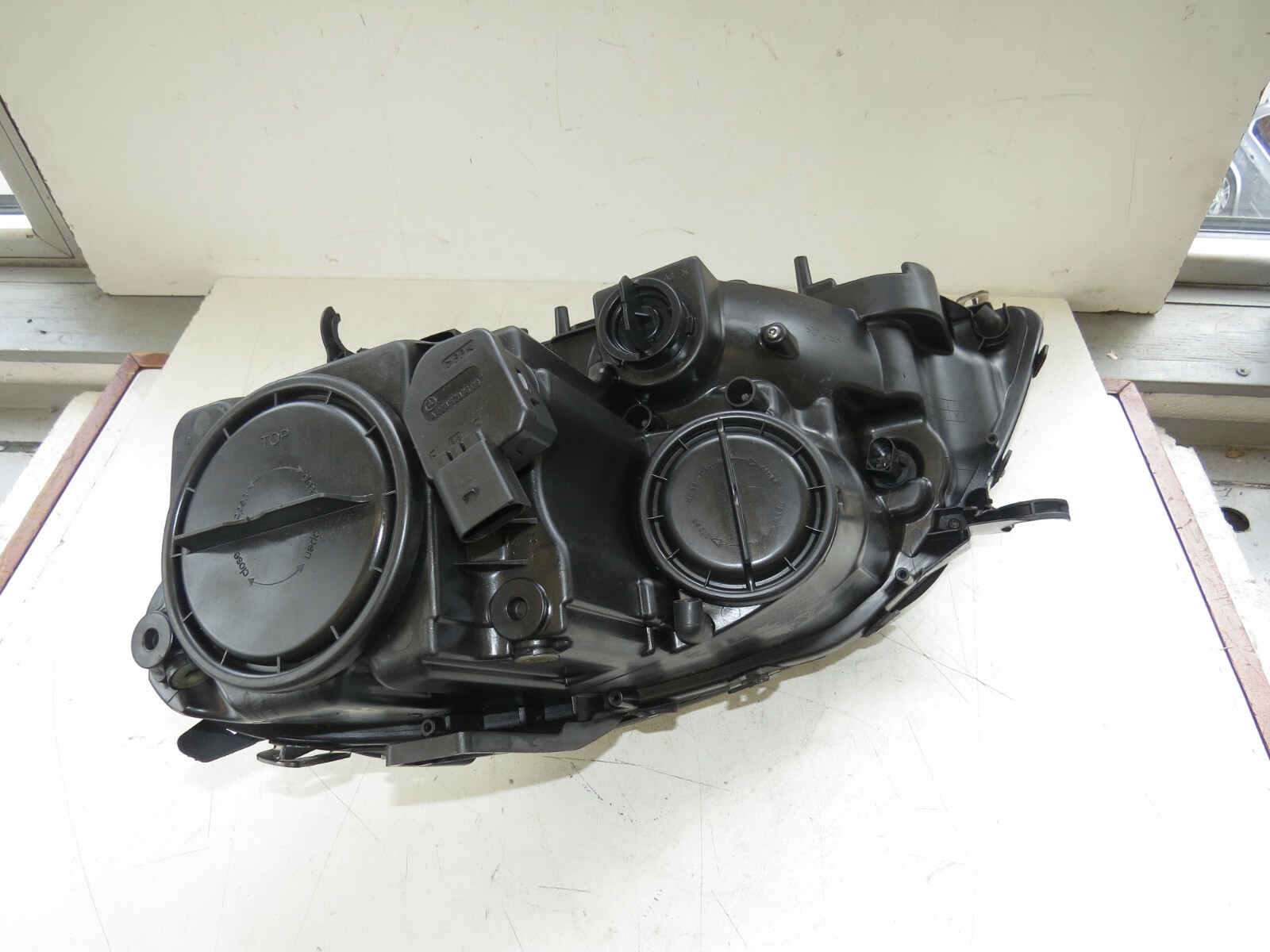 Mercedes ML320 ML350 ML500 2006 2007 2008 OEM Headlight Right Side HALOGEN - Image 10