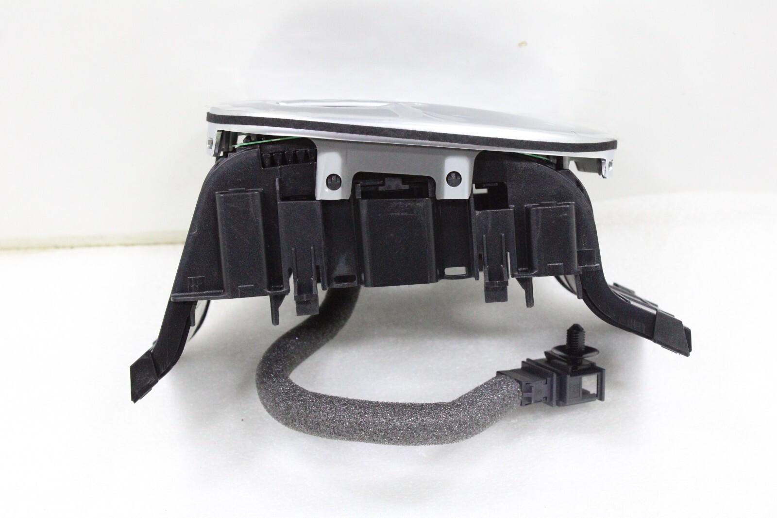 Bentley Continental GT GTC 2011-2019 OEM New Gear Indicator Plate Cover Silver – Image 3