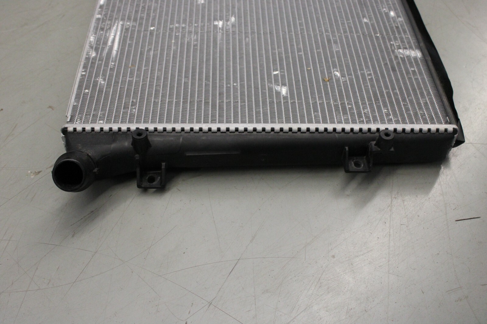 Valeo Volkswagen Jetta 1.9L 2005 2006 OEM Radiator 1K0121251AM 1K0121251AK - Image 6