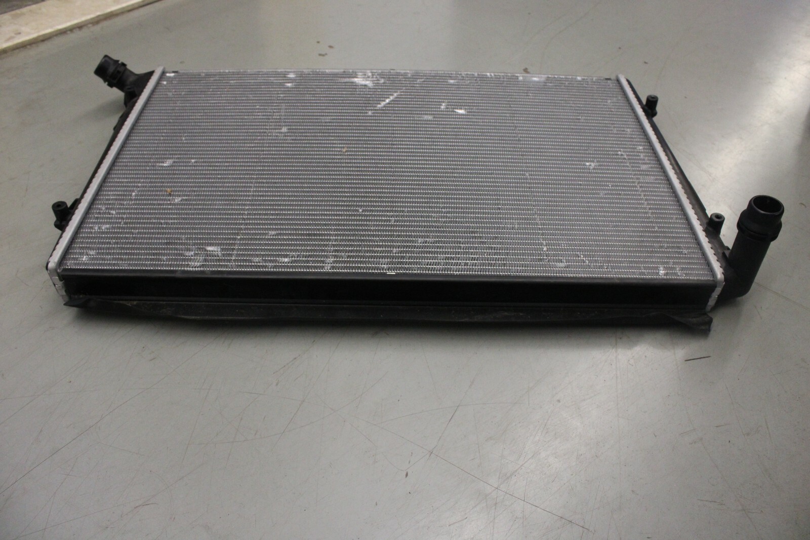Valeo Volkswagen Jetta 1.9L 2005 2006 OEM Radiator 1K0121251AM 1K0121251AK - Image 7