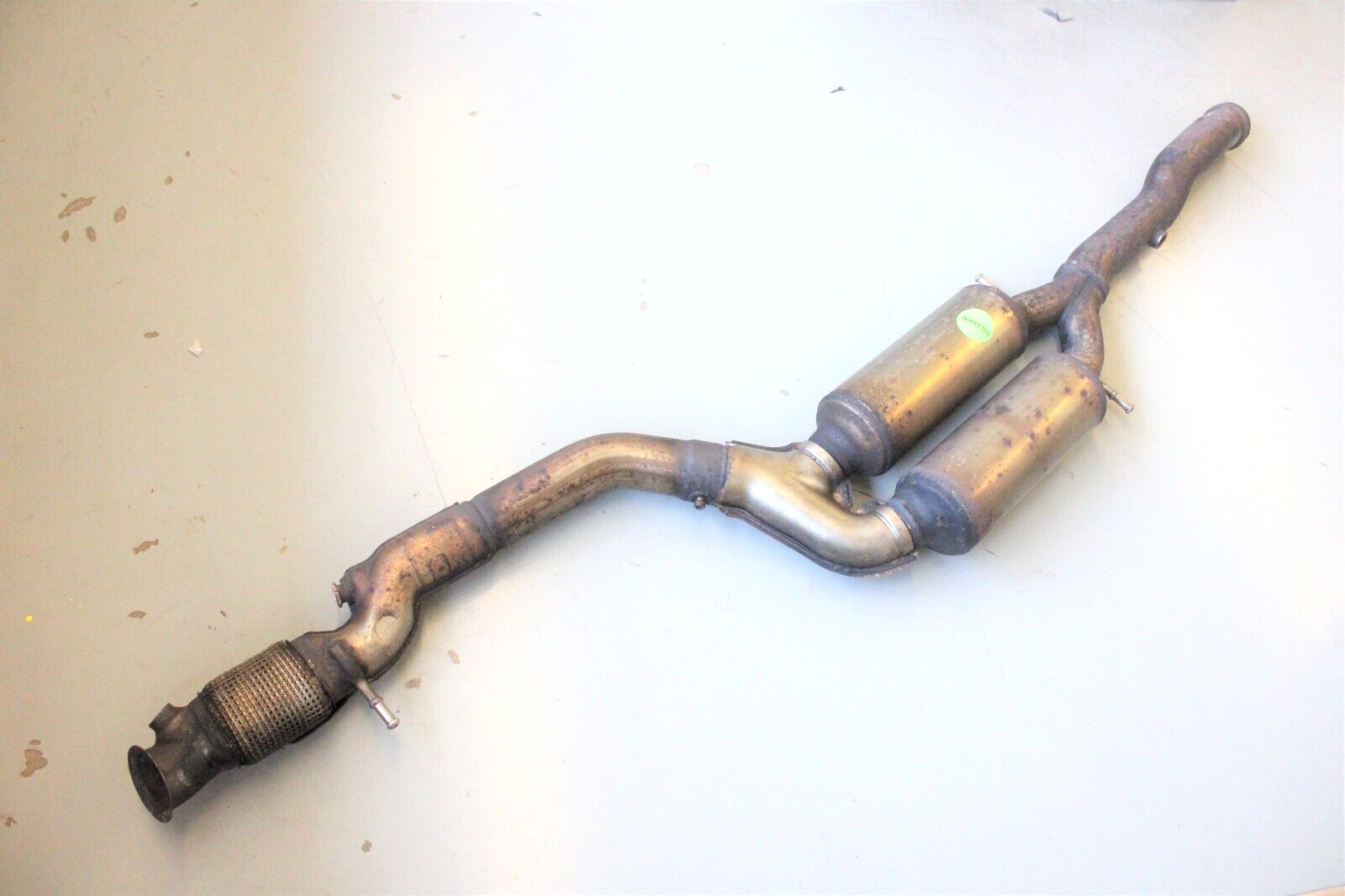 Mercedes W221 S350 3.0 Bluetec 2012-2013 OEM Exhaust Intermediate Resonator Pipe - Image 3