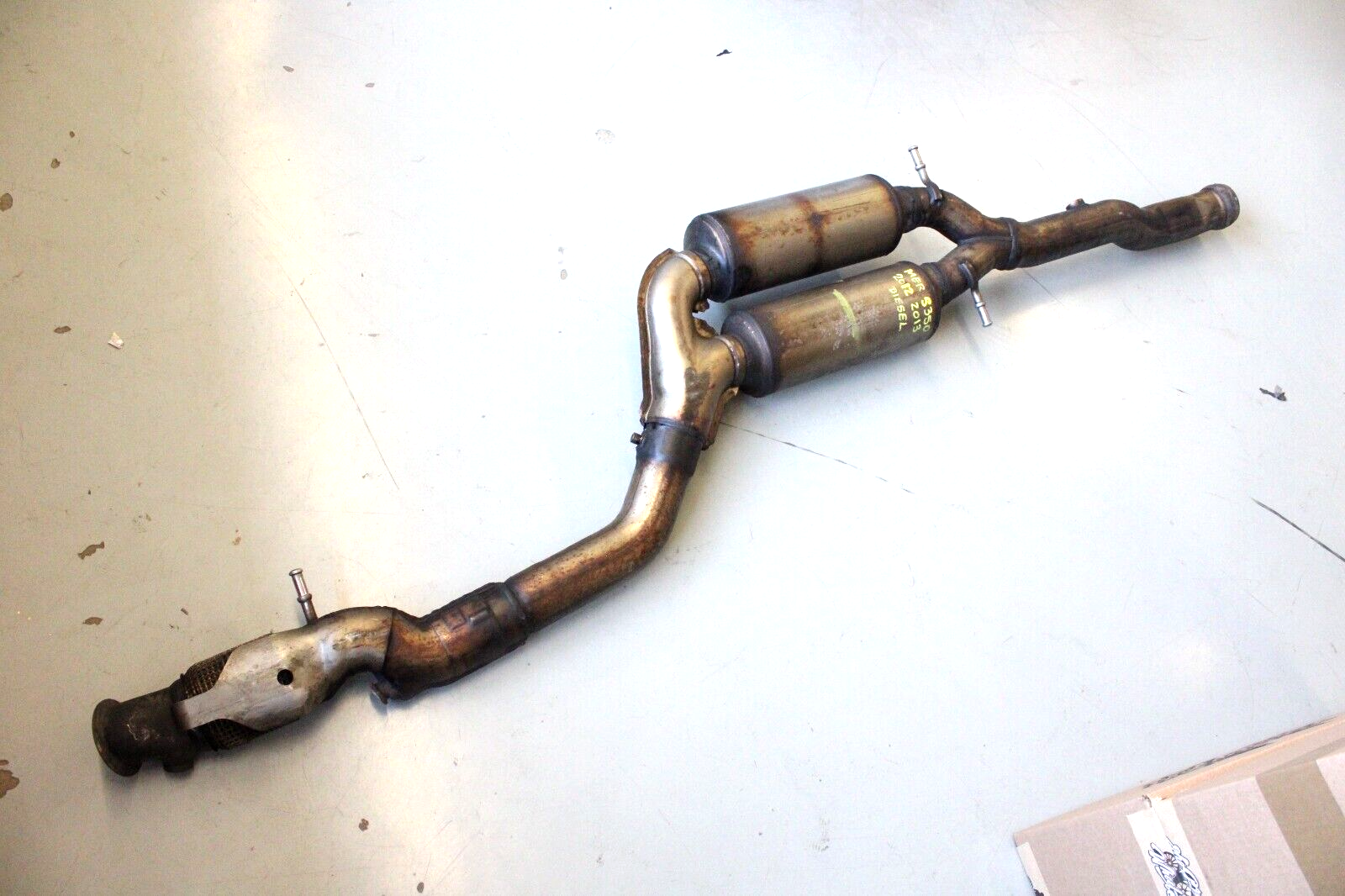 Mercedes W221 S350 3.0 Bluetec 2012-2013 OEM Exhaust Intermediate Resonator Pipe - Image 6