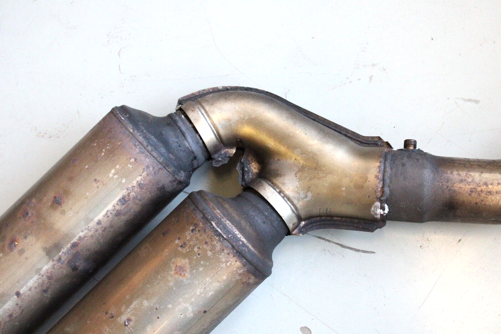 Mercedes W221 S350 3.0 Bluetec 2012-2013 OEM Exhaust Intermediate Resonator Pipe - Image 13