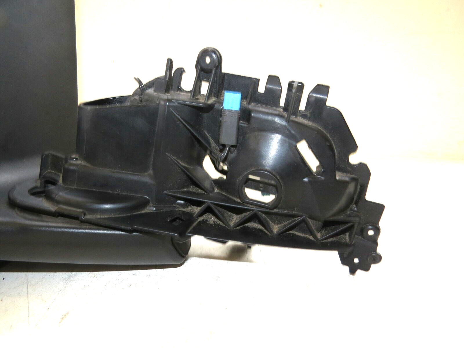 Mercedes E-Class 2009-2018 OEM Side View Mirror Frame Left (Driver Side) - Image 3