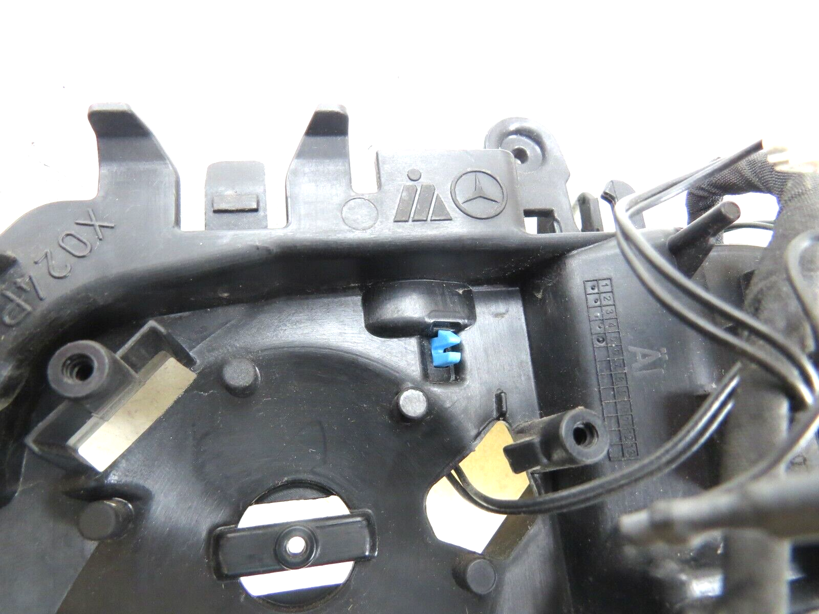 Mercedes E-Class 2009-2018 OEM Side View Mirror Frame Left (Driver Side) - Image 4