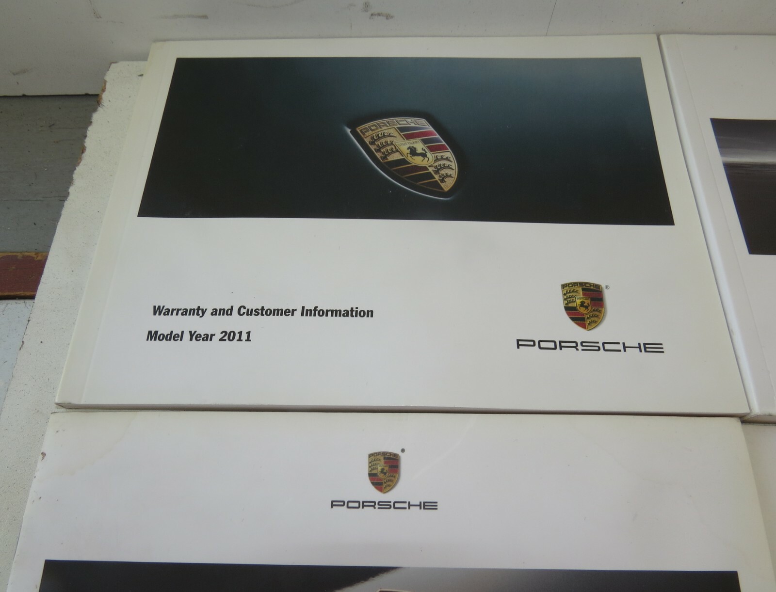 Porsche 911 Carrera OEM Owner's Guide Manual - Image 3