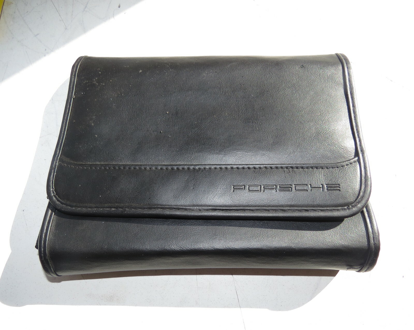 Porsche 911 Carrera OEM Owner's Guide Manual - Image 10